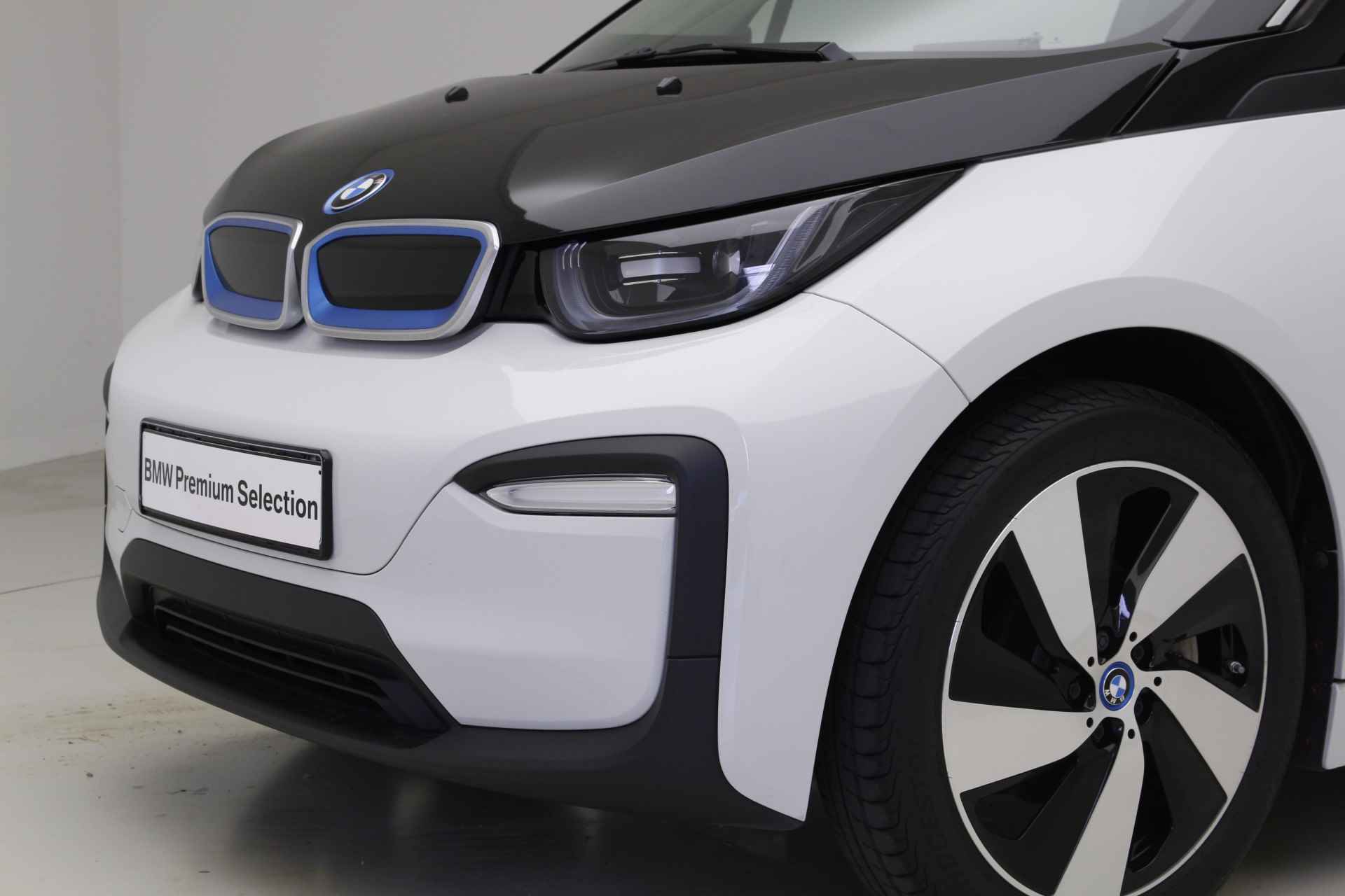 BMW i3 Basis 120Ah 42 kWh | Subsidie mogelijk | | 2 jaar BMW Garantie - 9/38