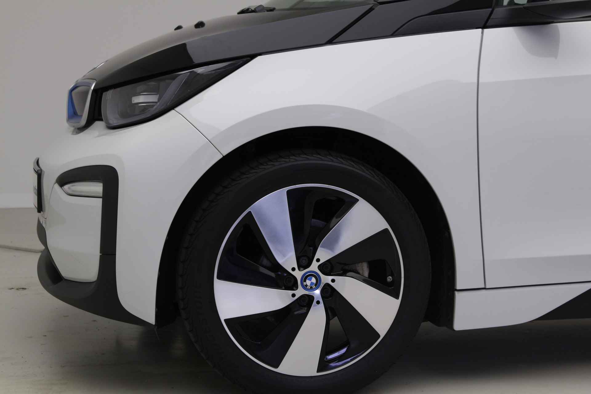 BMW i3 Basis 120Ah 42 kWh | Subsidie mogelijk | | 2 jaar BMW Garantie - 12/38