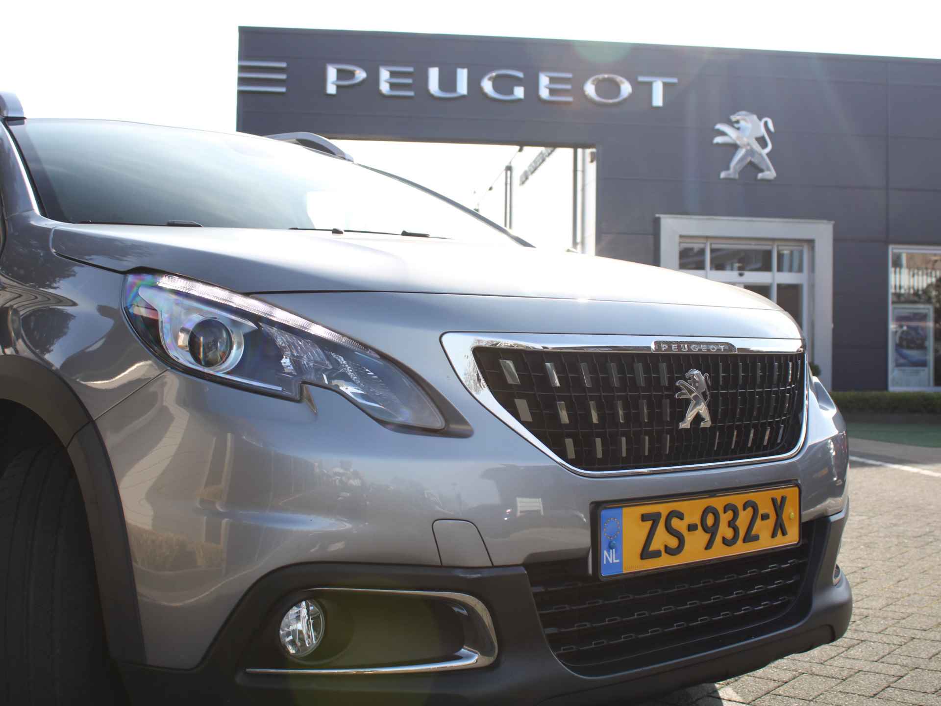 Peugeot 2008 1.2 PureTech 110PK Signature EAT6 Automaat Dealer Onderhouden! Parkeersensoren Achter, Navigatie, Airco, Cruise Control - 4/32