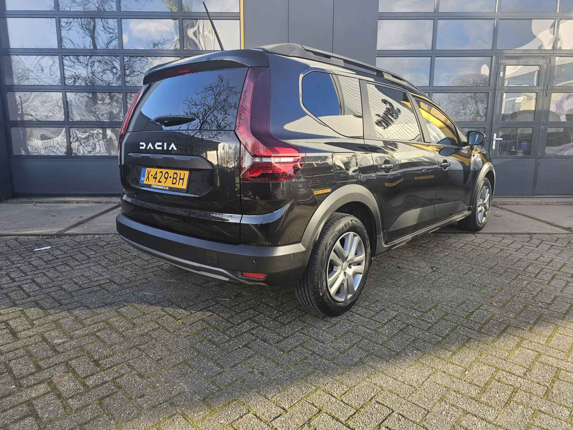 Dacia Jogger 1.0 TCe 100 ECO-G Expression 7p. | Navigatie | Camera | Handsfree Card | Airco | cruise |LPG-G3 | incl. Bovag rijklaarpakket met 12 maanden garantie | - 7/35