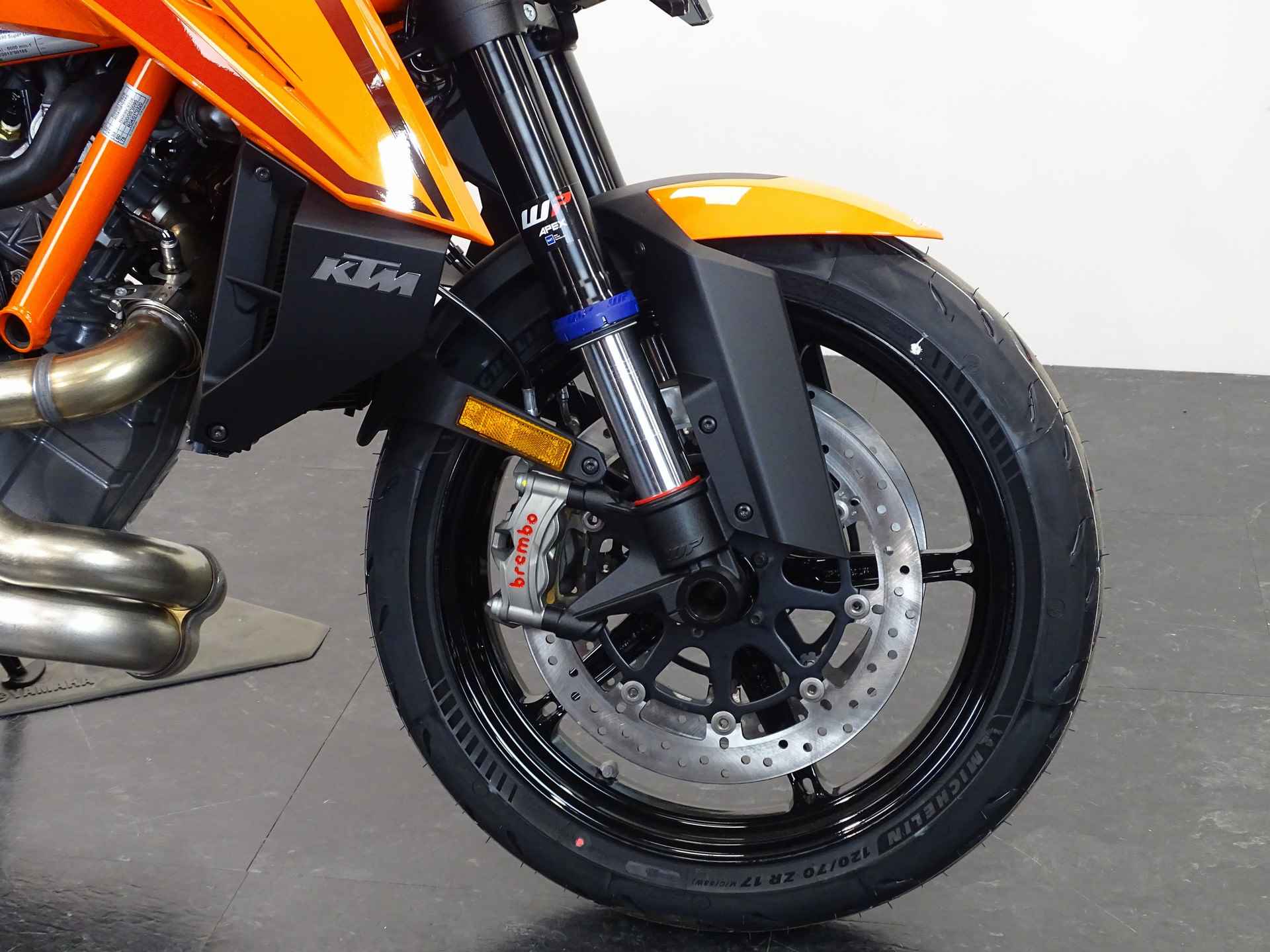 KTM 1390 SUPERDUKE R EVO - 2/12