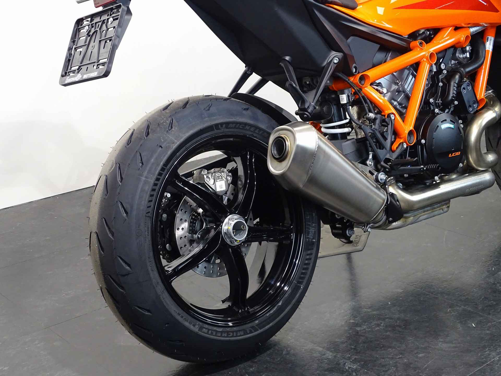 KTM 1390 SUPERDUKE R EVO - 6/12