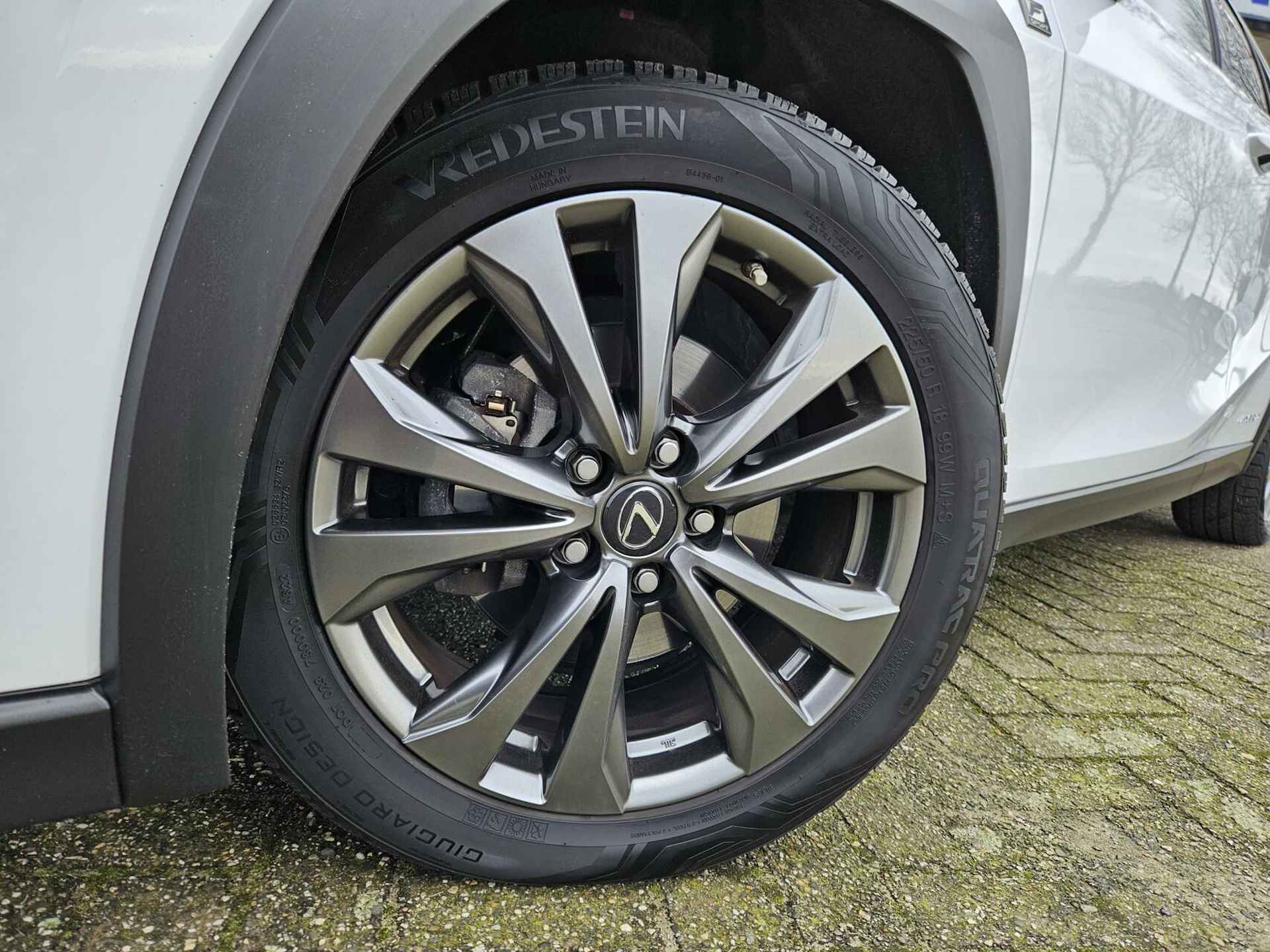 Lexus UX 250h | F SPORT | Parelmoer / NL-Auto / Dealeronderhouden - 4/42