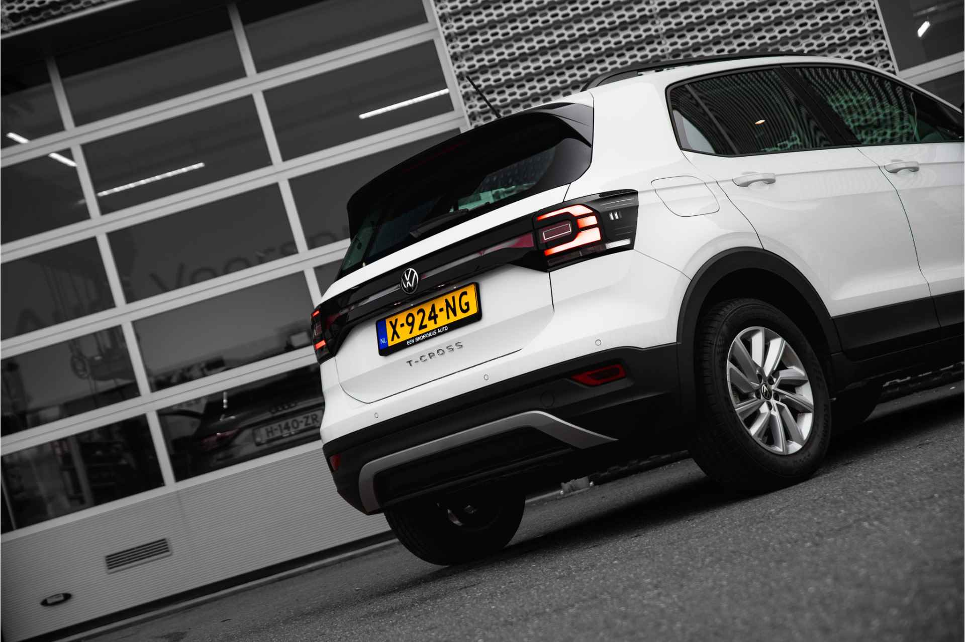 Volkswagen T-Cross 1.0 TSI Life | Adapt. Cruise | Carplay | Parkeersensoren | - 12/27