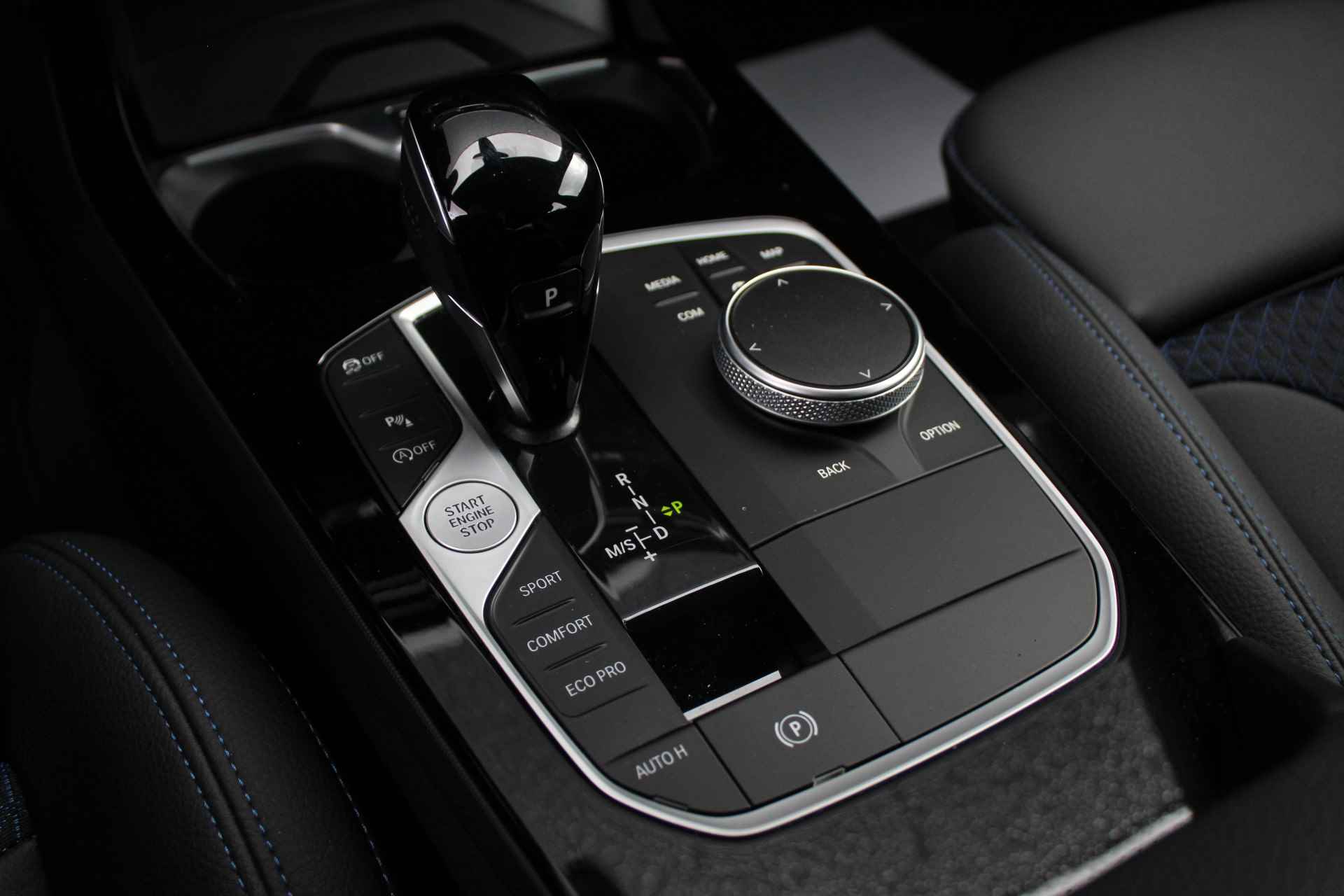 BMW 2 Serie Gran Coupé 218i High Executive M Sport Automaat / Sportstoelen / Adaptieve LED / Comfort Access / Head-Up / M Sportonderstel / Live Cockpit Professional - 25/27