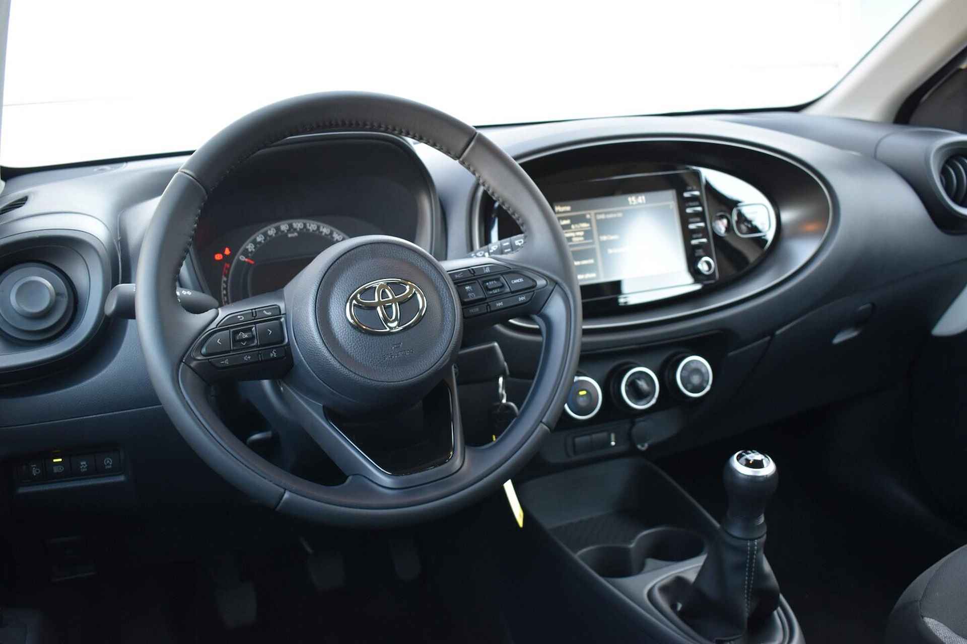 Toyota Aygo X 1.0 VVT-i MT play - 9/25