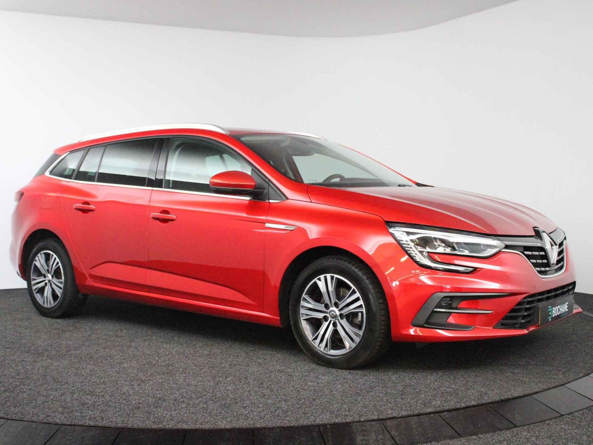 Renault Mégane Estate 1.3 TCe 140 EDC Intens AUTOMAAT | NAVIGATIE | TREKHAAK | PARKERSENSOREN VOOR-EN ACHTER | CLIMATE CONTROL | LICHTMETALEN VELGEN MET ALL SEASON BANDEN - 27/44