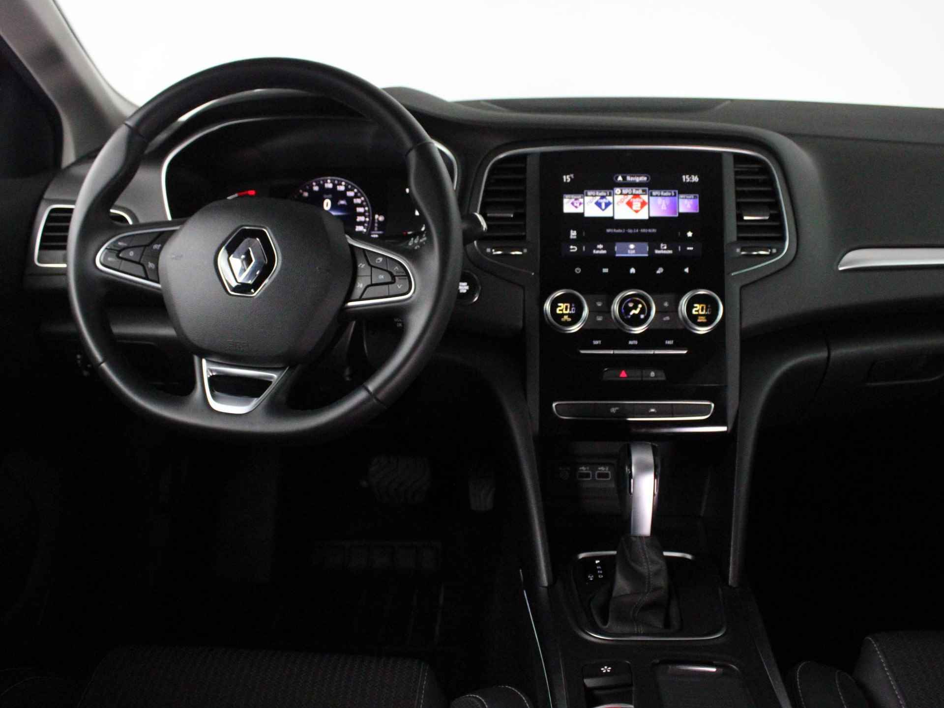 Renault Mégane Estate 1.3 TCe 140 EDC Intens AUTOMAAT | NAVIGATIE | TREKHAAK | PARKERSENSOREN VOOR-EN ACHTER | CLIMATE CONTROL | LICHTMETALEN VELGEN MET ALL SEASON BANDEN - 35/44