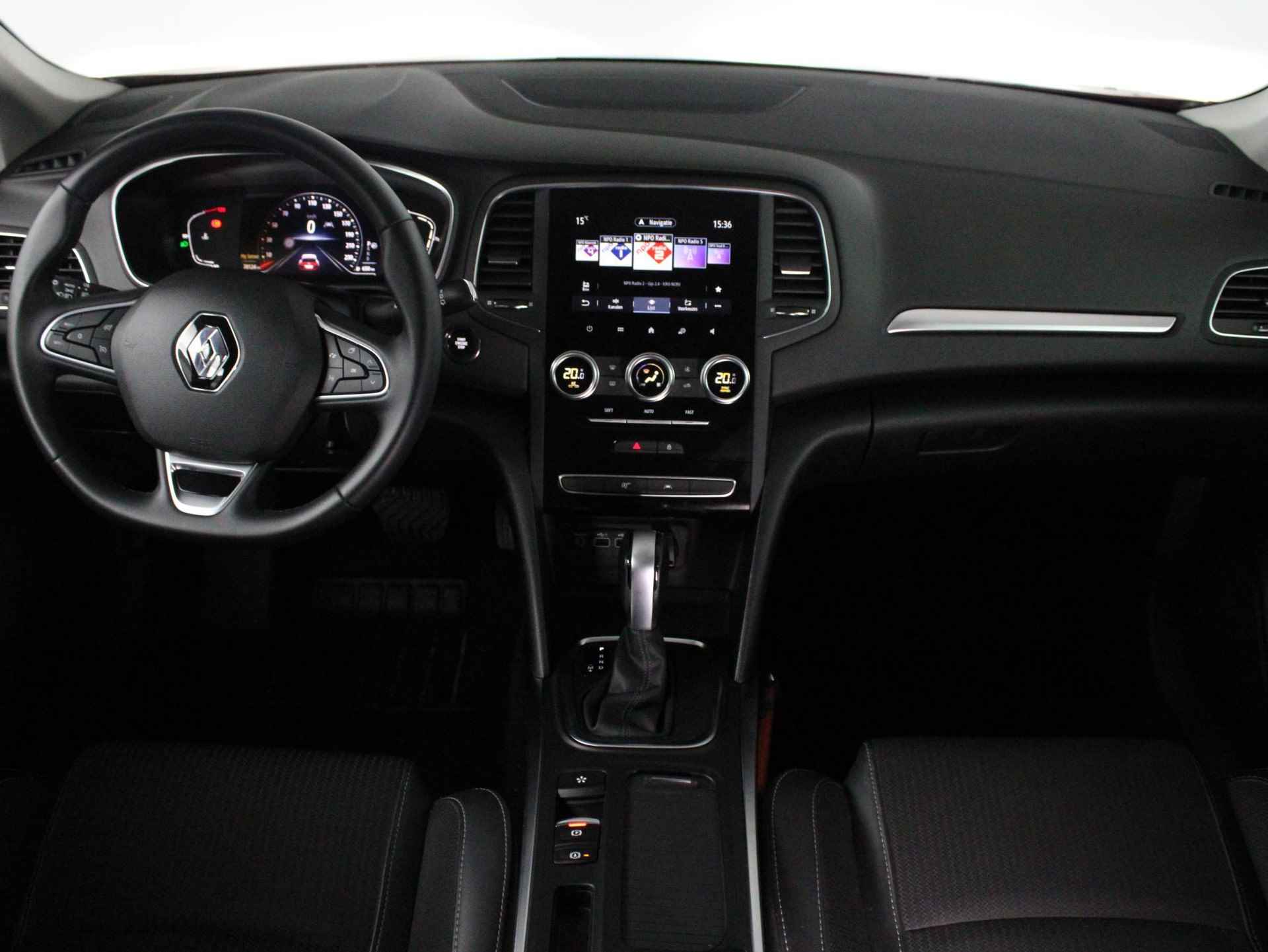 Renault Mégane Estate 1.3 TCe 140 EDC Intens AUTOMAAT | NAVIGATIE | TREKHAAK | PARKERSENSOREN VOOR-EN ACHTER | CLIMATE CONTROL | LICHTMETALEN VELGEN MET ALL SEASON BANDEN - 42/44