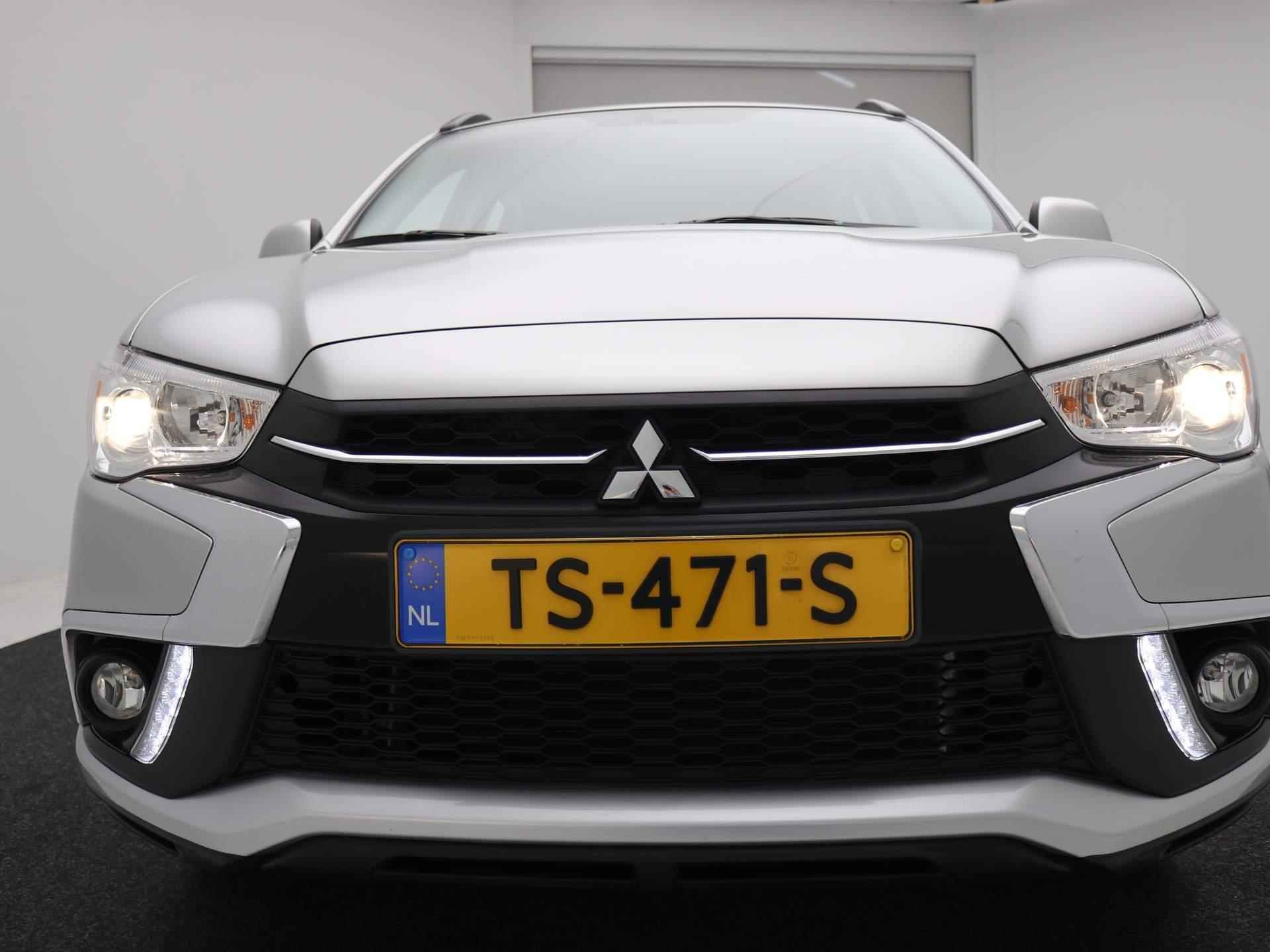 Mitsubishi ASX 1.6 Cleartec Bright+ / Trekhaak / Airco Climate Control / LMV / 1200KG Trekgewicht / Regen- en Lichtsensor / Parkeersensoren achter / - 40/50