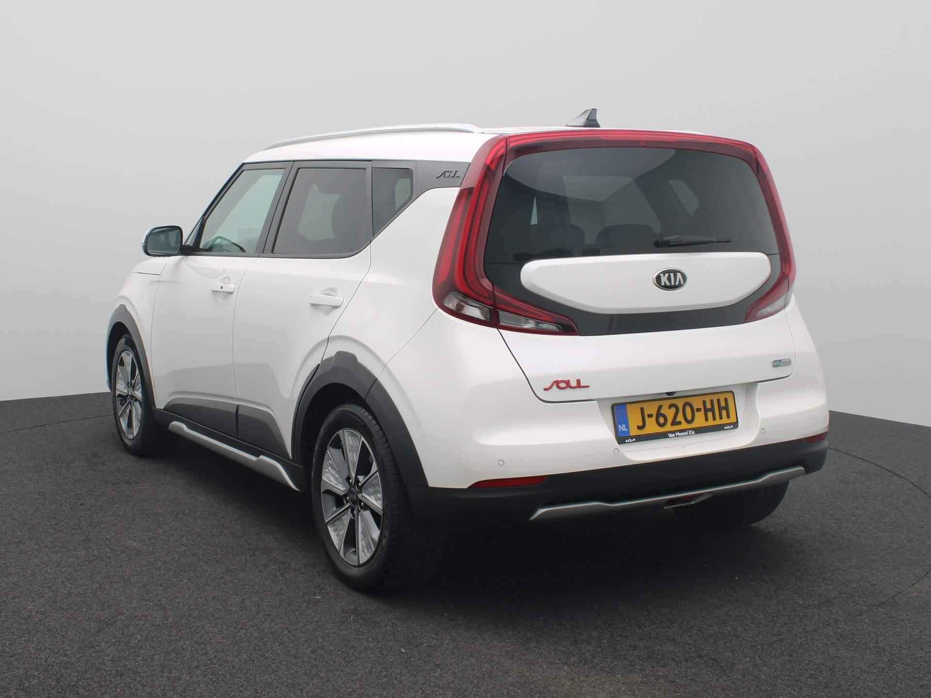 Kia e-Soul ExecutiveLine 64 kWh Harman/kardon | Navigatie | elek. stoelen | camera | Climate control - 5/47