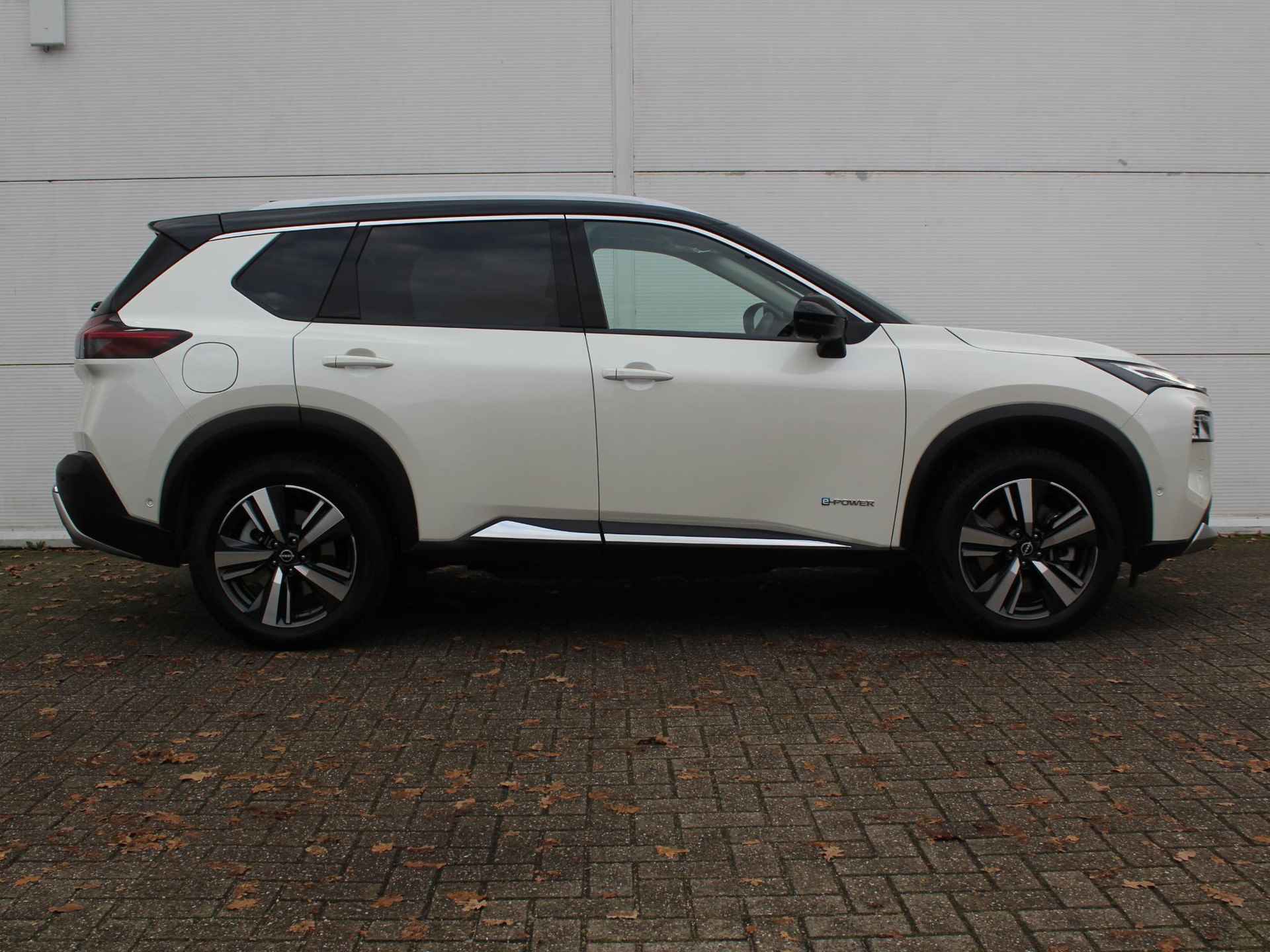 Nissan X-Trail 1.5 e-4orce Tekna Plus 4WD 7p. / Trekhaak (1650 KG) / Elektrische Schuif-/Kanteldak / Navigatie + Apple Carplay/Android Auto / Stoel- + Stuurverwarming / Cruise Control Adaptief / - 17/54