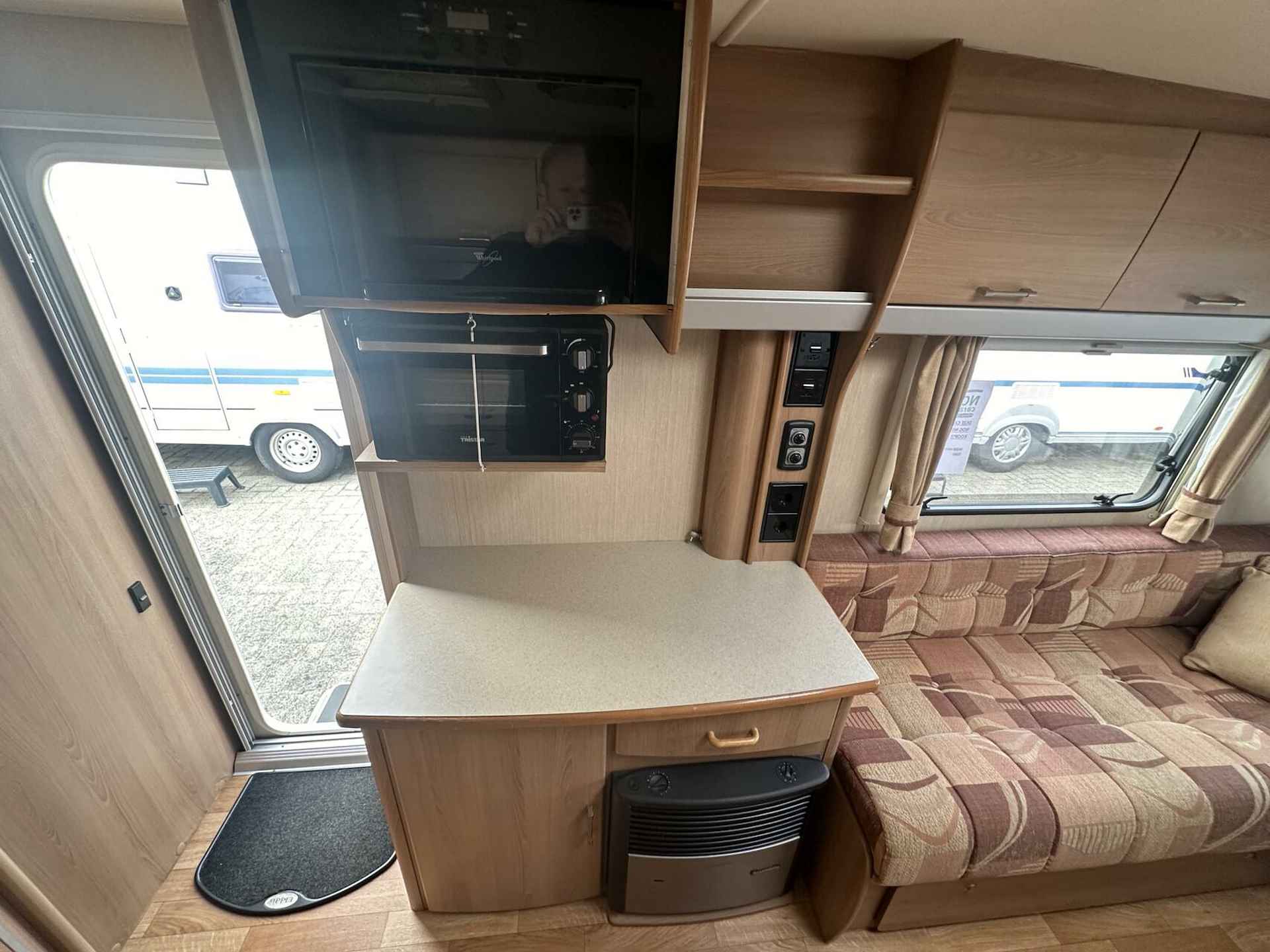 ELDDIS AVANTE 462 ENKELE BEDDEN + VOORTENT + MOVER + DOUCHE - 13/20