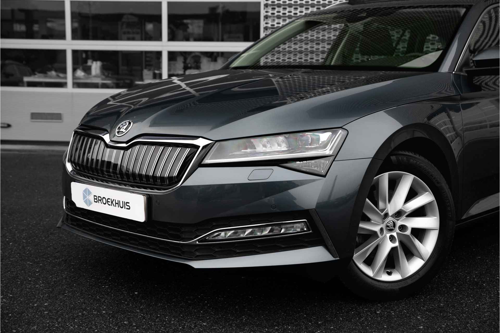 Škoda Superb Combi 1.4 TSI iV Business Edition Plus | Panoramadak | Camera 360 | Adapt Cruise | Trekhaak - 14/28