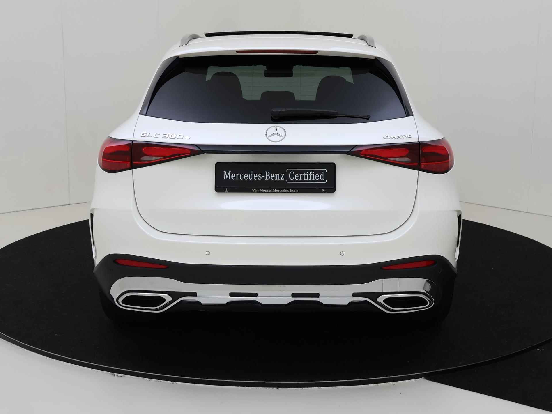 Mercedes-Benz GLC-klasse 300e 4MATIC AMG Line / Stoelverwarming / 360Graden-Camera / Panaroma-schuifdak / Easypack-Achterklep / - 8/32