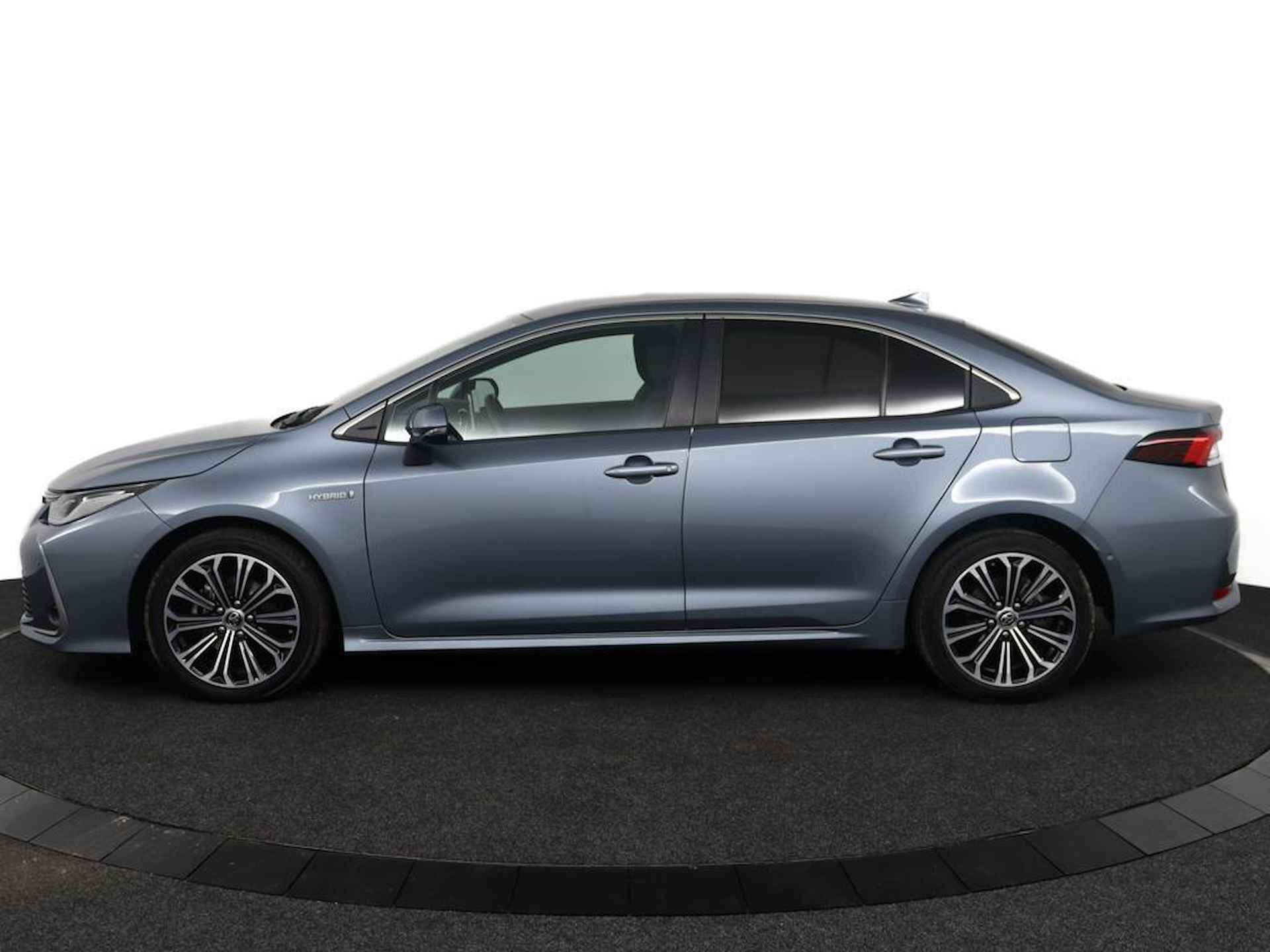 Toyota Corolla 1.8 Hybrid Style | Parkeer sensoren voor + achter | Navigatie | Apple carplay & Android auto | - 3/45