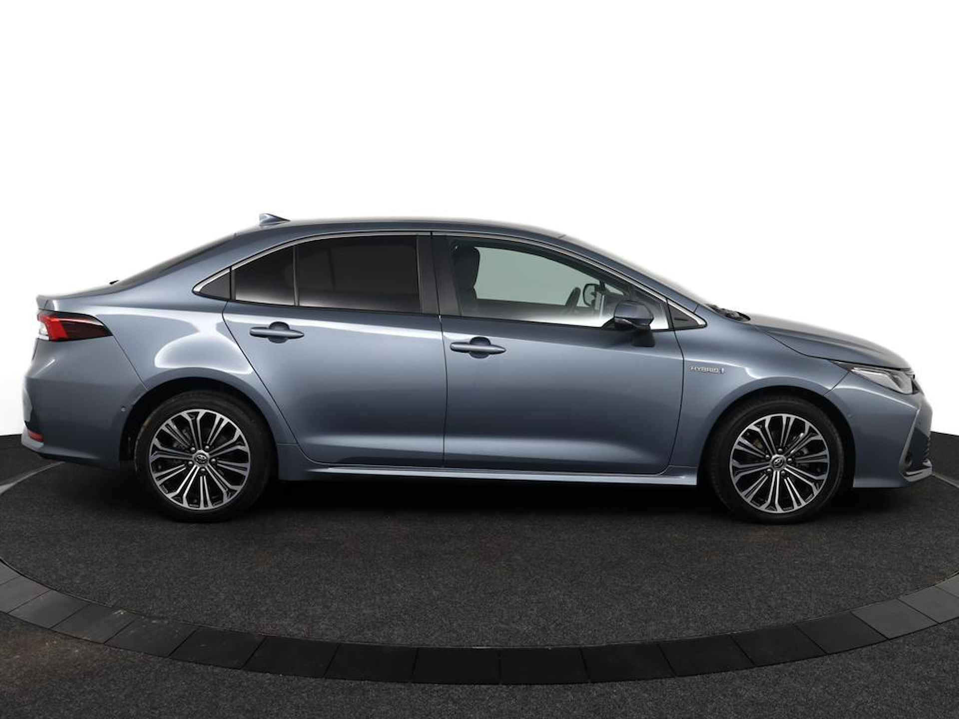 Toyota Corolla 1.8 Hybrid Style | Parkeer sensoren voor + achter | Navigatie | Apple carplay & Android auto | - 13/45