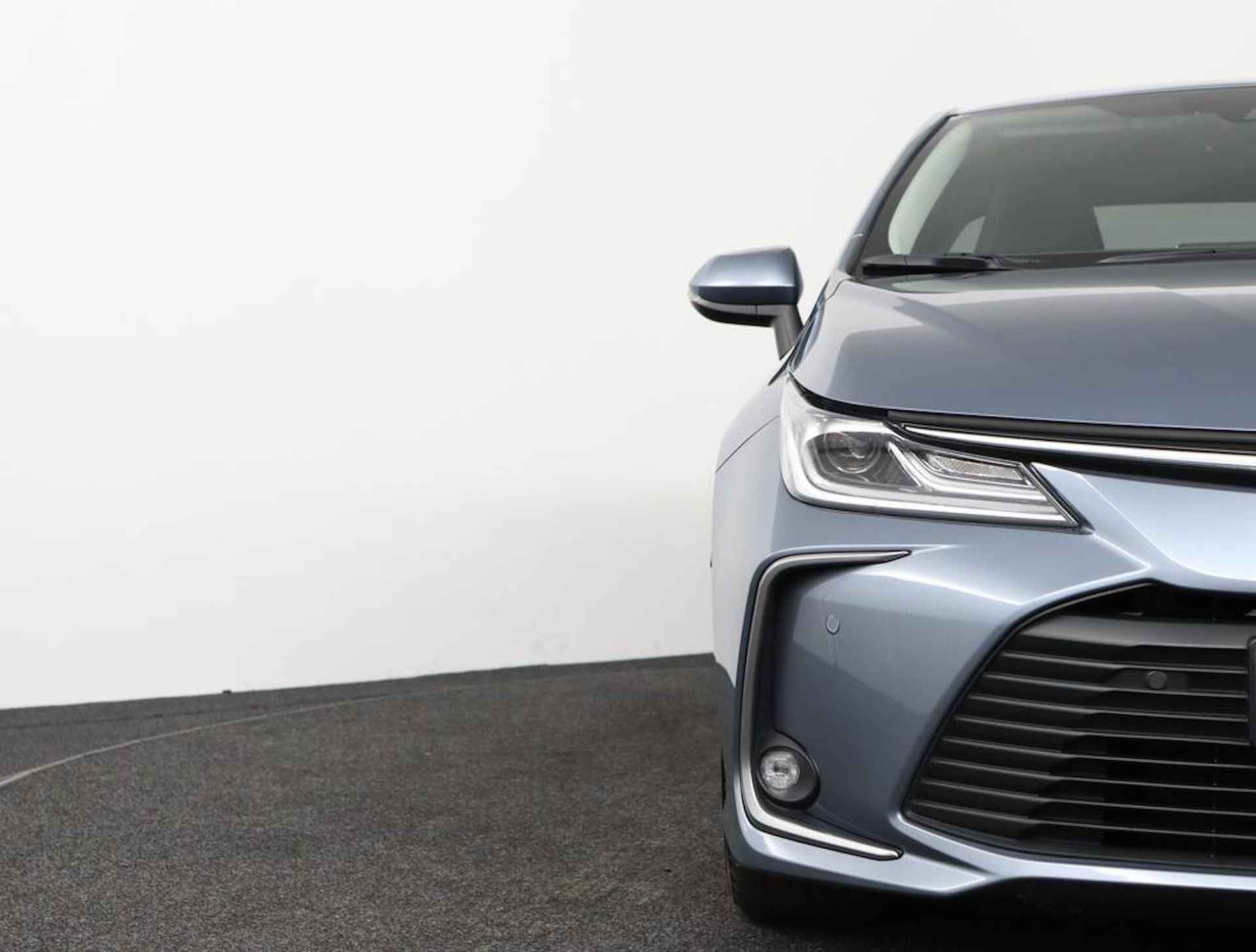 Toyota Corolla 1.8 Hybrid Style | Parkeer sensoren voor + achter | Navigatie | Apple carplay & Android auto | - 32/45