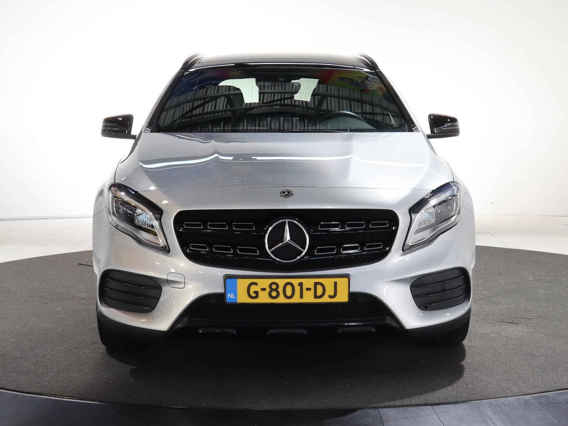 Mercedes-Benz GLA-klasse 180 Business Solution AMG Night | Panoramadak | achteruitrijcamera | 19'' velgen | Stoelverwarming | Led-koplampen | Navigatie - 4/20