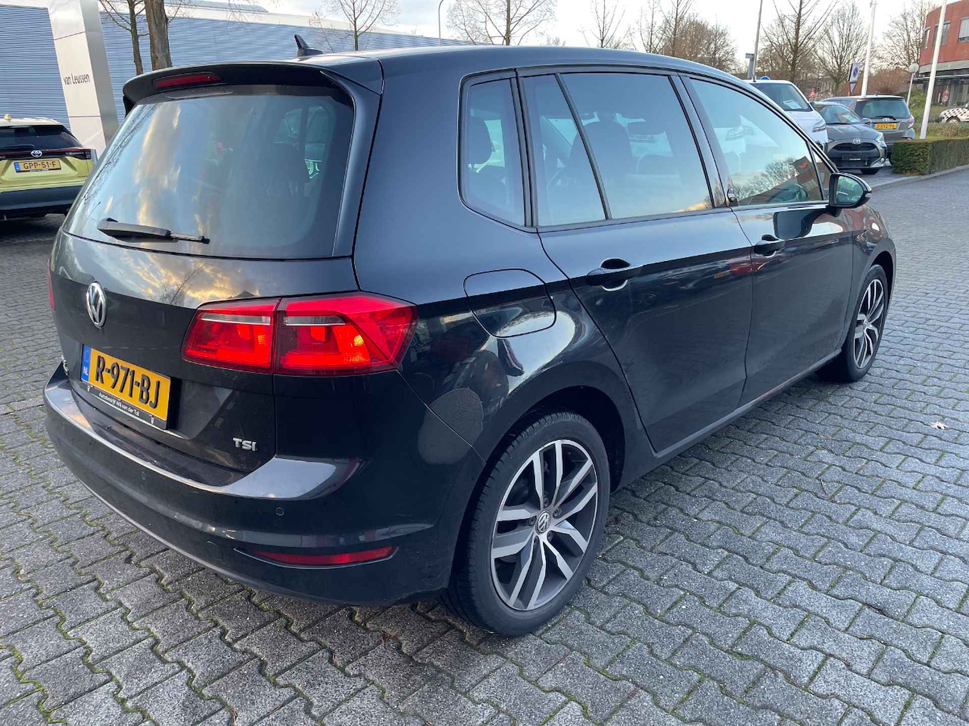 Volkswagen Golf Sportsvan 1.2 TSI HIGHLINE DSG Carplay/Android | Stoelverwarming | Adaptive Cruise - 5/16