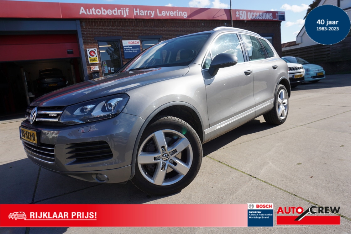 VOLKSWAGEN Touareg 3.0 V6 TSI 380pk Hybrid 8-tiptronic Highline Leer Navigatie