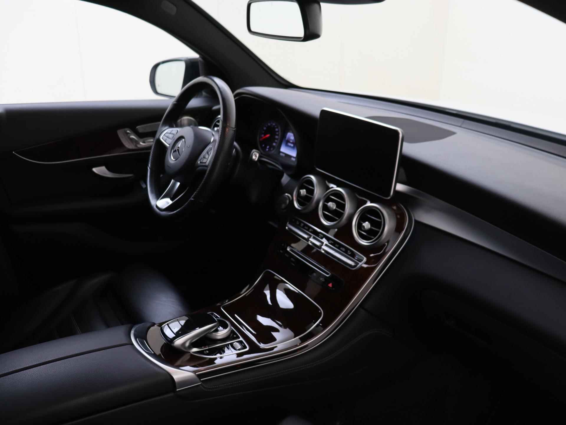 Mercedes-Benz GLC-klasse Coupé 250 4MATIC Premium Plus / Stoelverwarming / 360Graden-Camera / Dodehoek-Assistent / Schuif/kanteldak / Memory-Stoelen / Night-Pakket / - 5/32