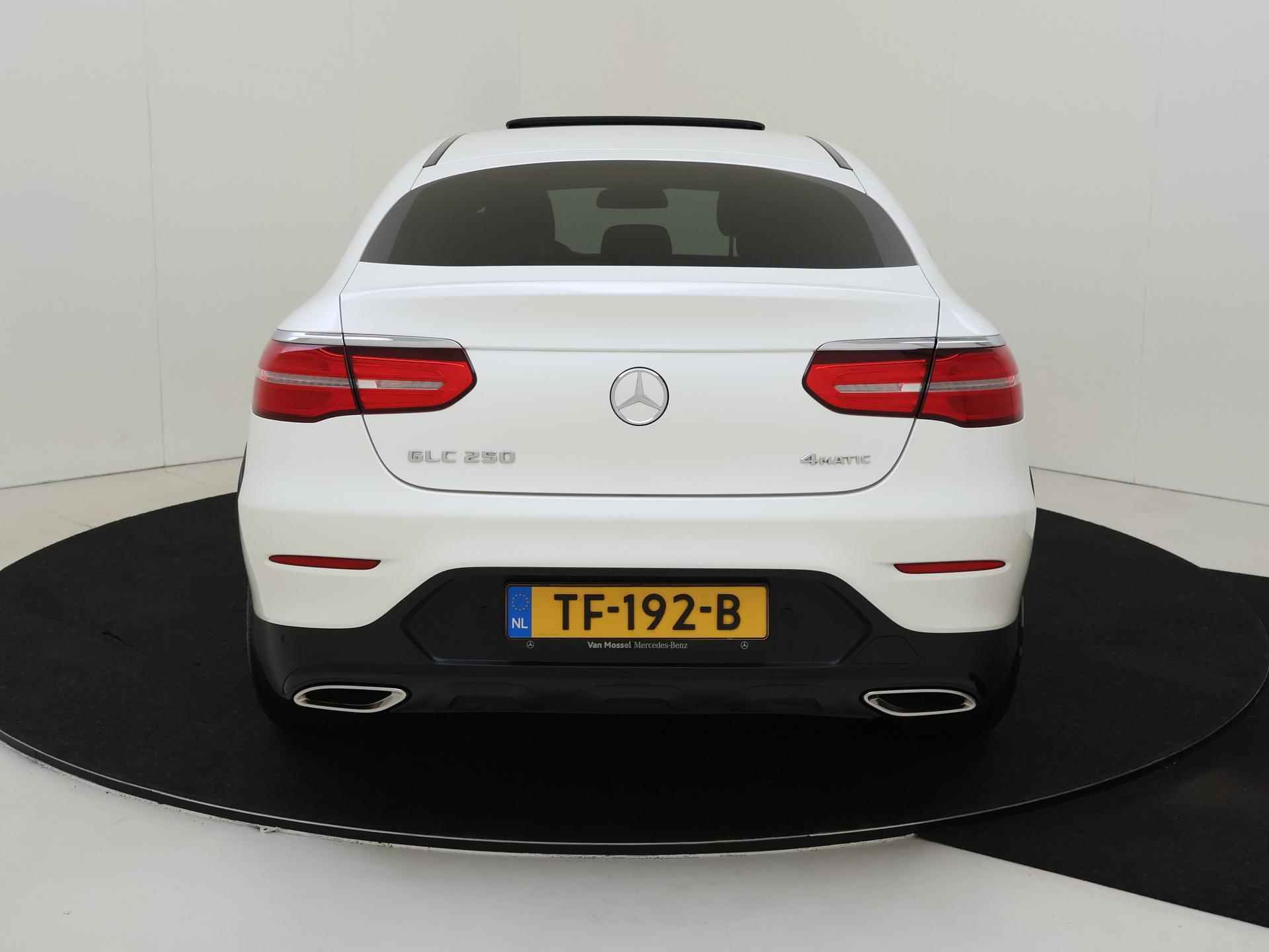 Mercedes-Benz GLC-klasse Coupé 250 4MATIC Premium Plus / Stoelverwarming / 360Graden-Camera / Dodehoek-Assistent / Schuif/kanteldak / Memory-Stoelen / Night-Pakket / - 8/32