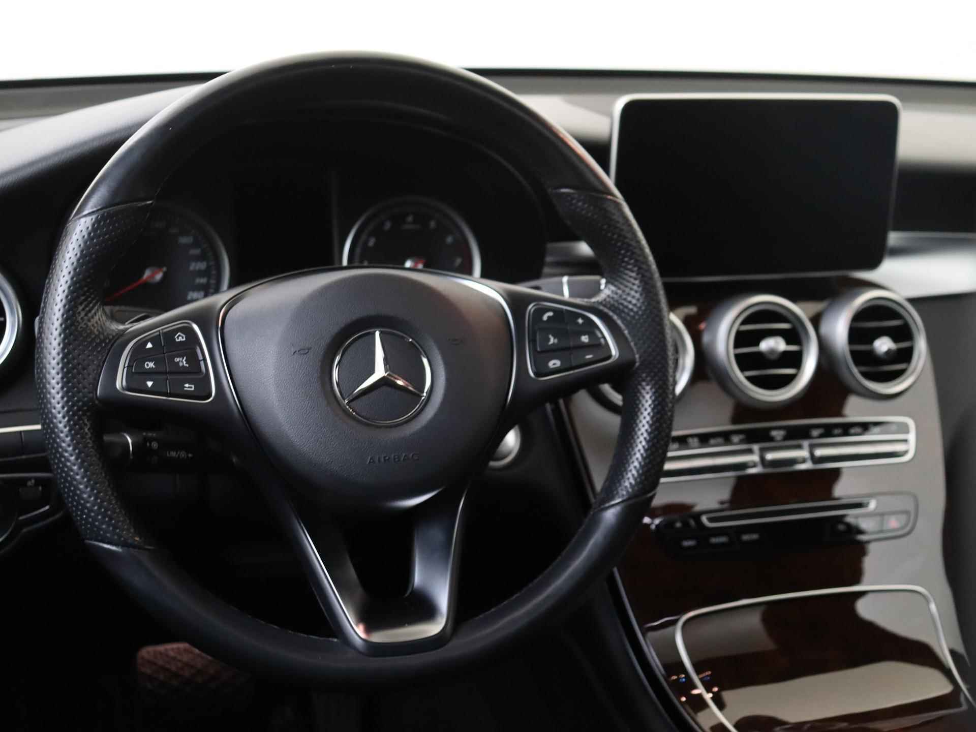 Mercedes-Benz GLC-klasse Coupé 250 4MATIC Premium Plus / Stoelverwarming / 360Graden-Camera / Dodehoek-Assistent / Schuif/kanteldak / Memory-Stoelen / Night-Pakket / - 10/32