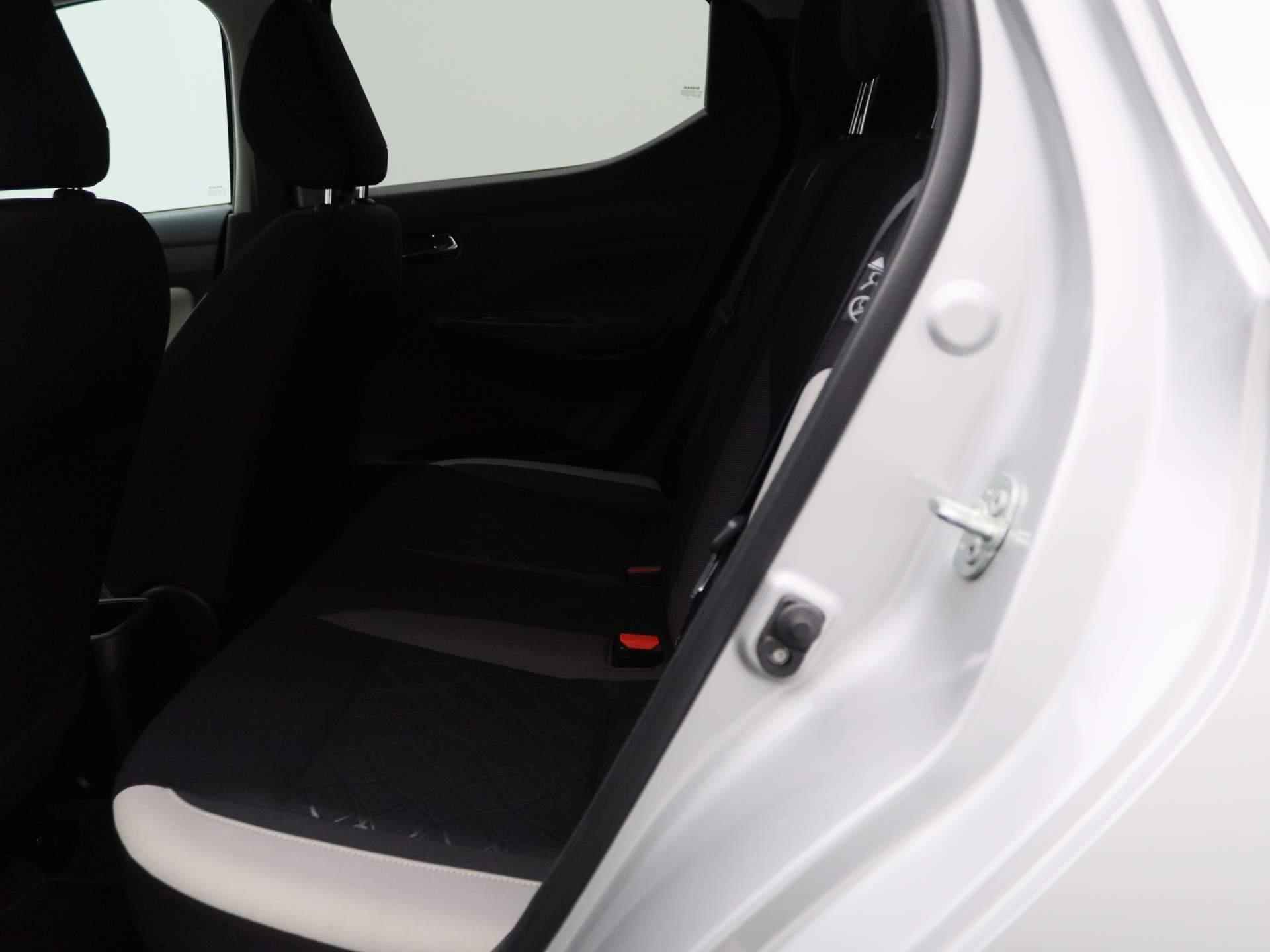 Nissan Micra 1.0 IG-T N-Connecta |Parkeersensoren achter met Camera| Navigatie| Cruise Control| Elek. inklapbare buitenspiegels| - 13/30