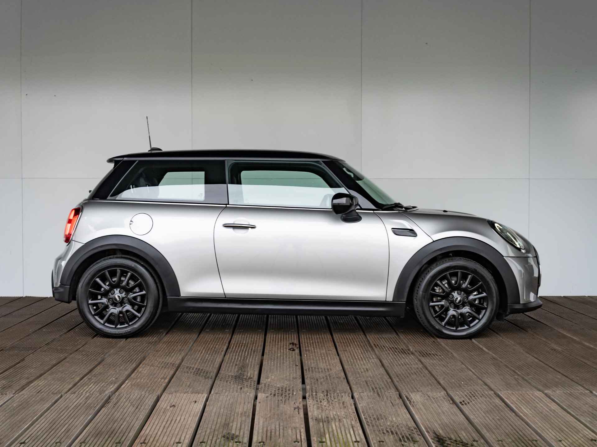 MINI 3-deurs Cooper Aut. Classic + Premium - 4/28