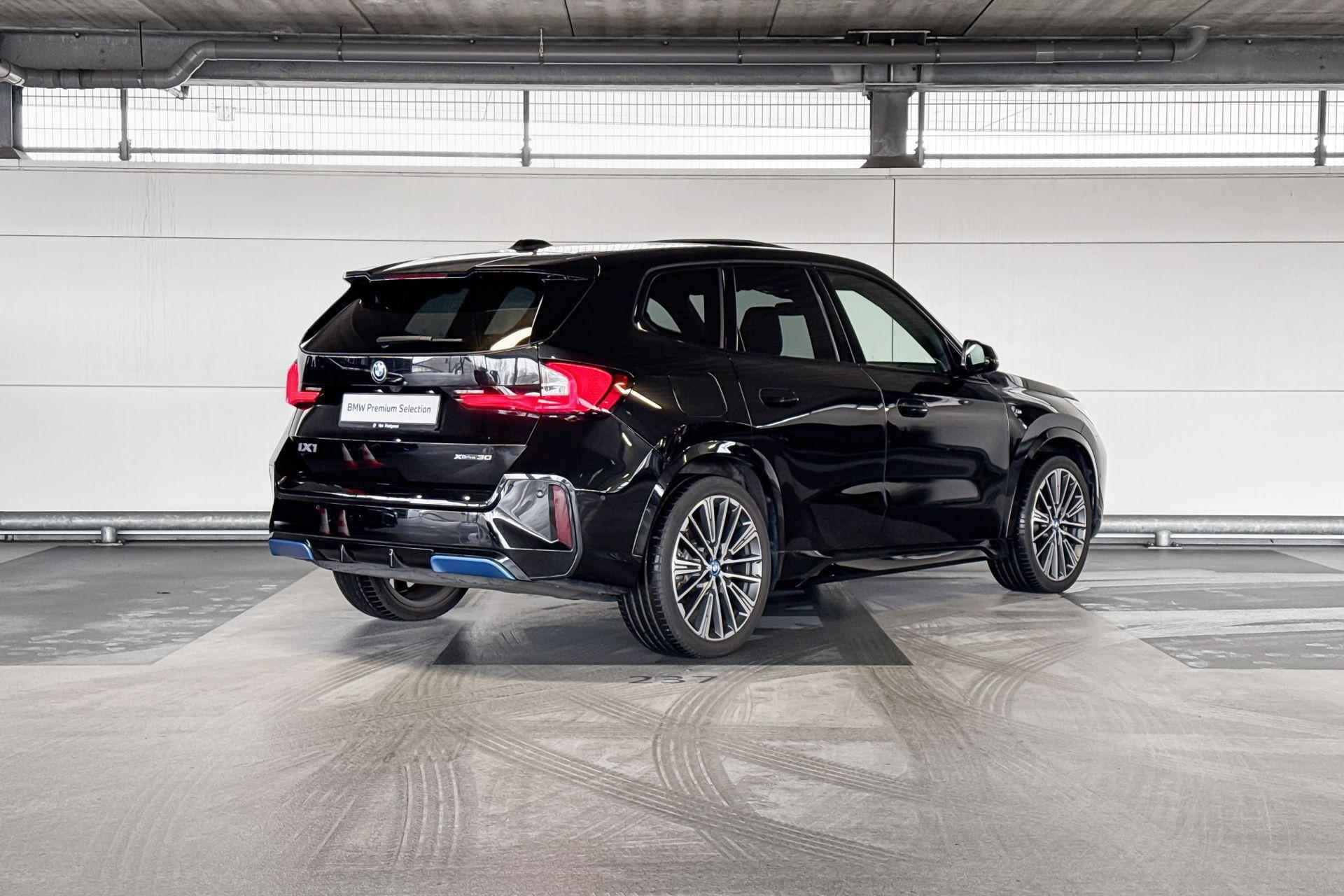 BMW iX1 xDrive30 67 kWh - 6/22