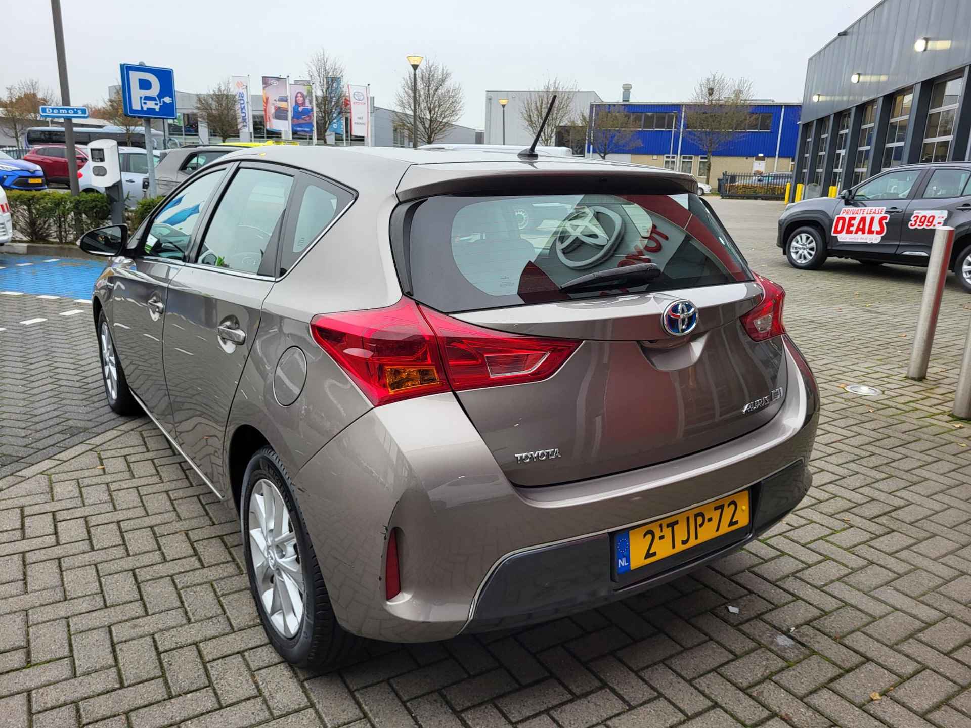 Toyota Auris 1.8 Hybrid Dynamic CRUISE KEYLESS BLUETOOTH CAMERA CLIMA 16' LM-VELGEN NL-AUTO - 3/29