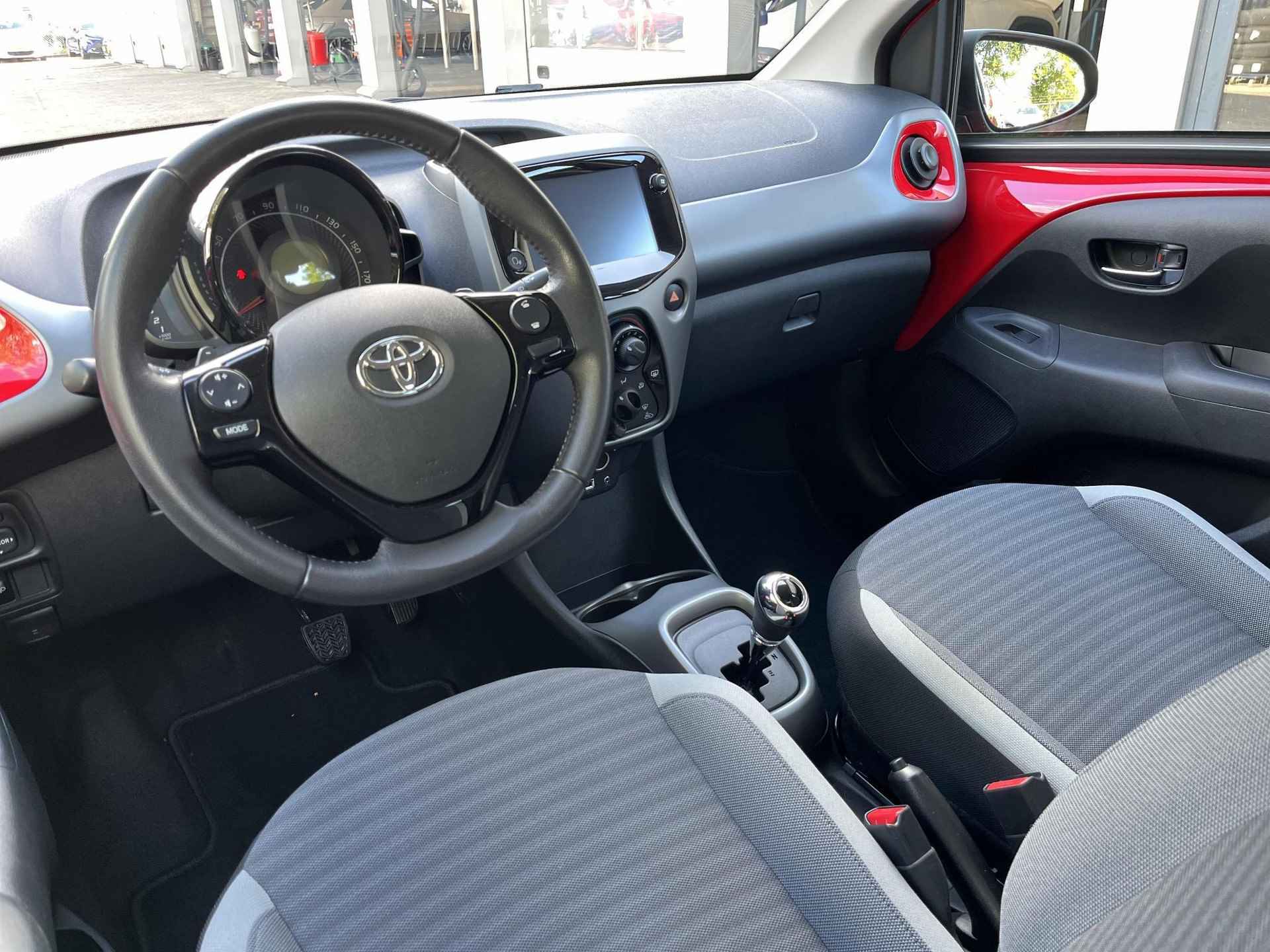 Toyota Aygo 1.0 VVT-i x-play - 11/28