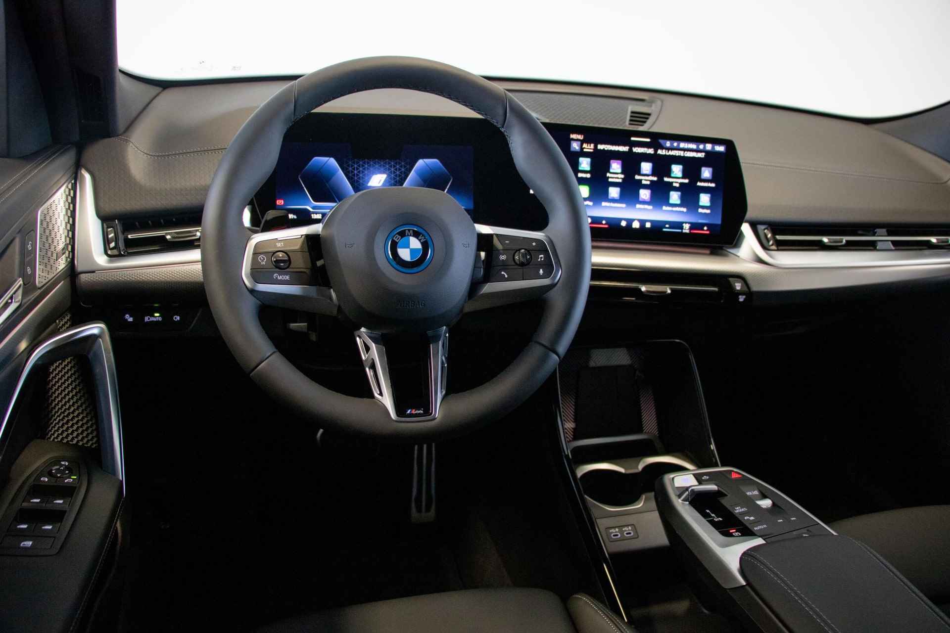 BMW iX2 xDrive30 | M Sport Pro | Harman Kardon | Glazen Panoramadak - 10/33