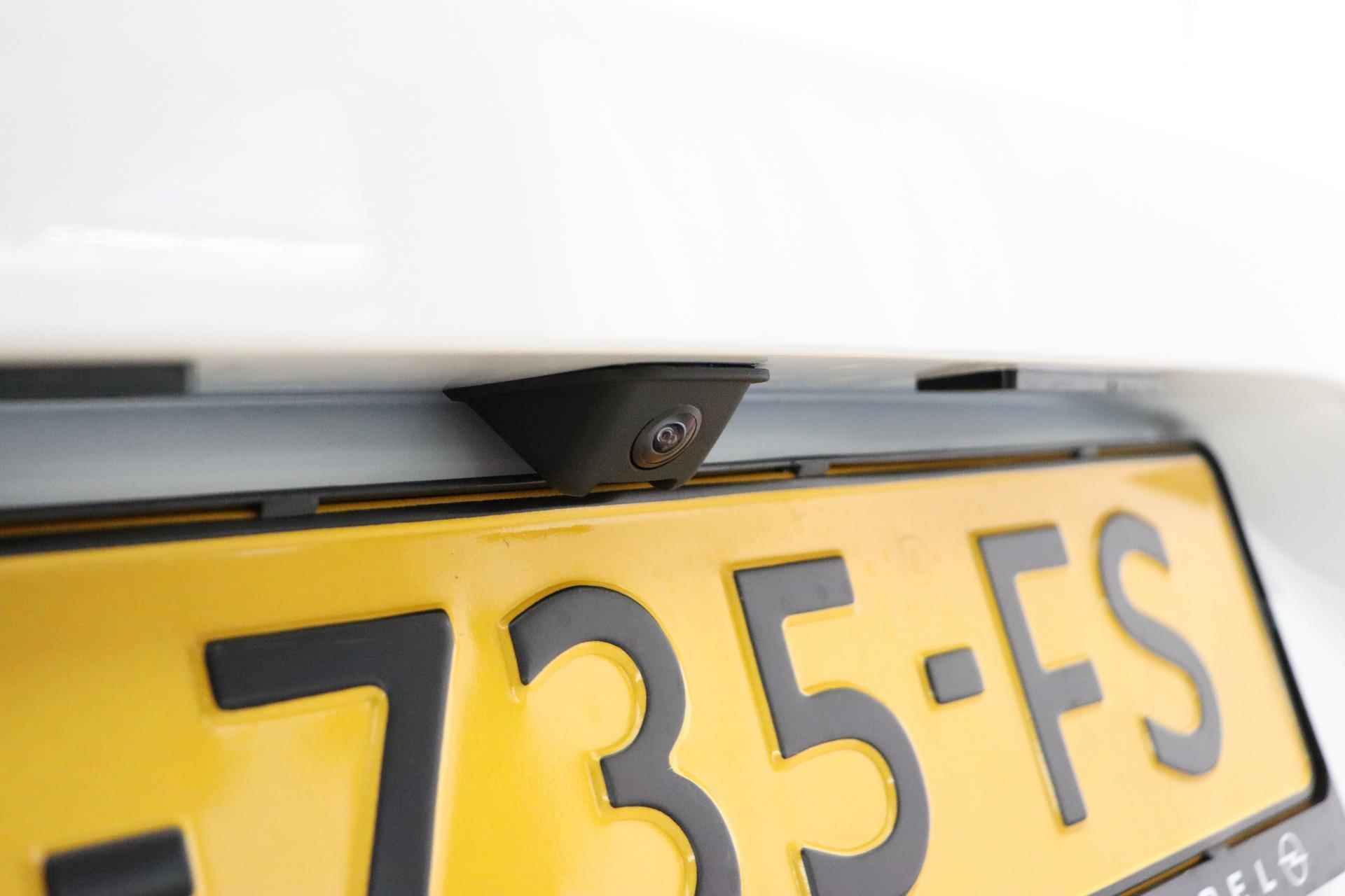 Opel Corsa 1.2 GS Line 100pk | Demo | Airco | Navigatie via Apple Carplay | Camera | Parkeersensoren | Getinte Achterramen - 14/31