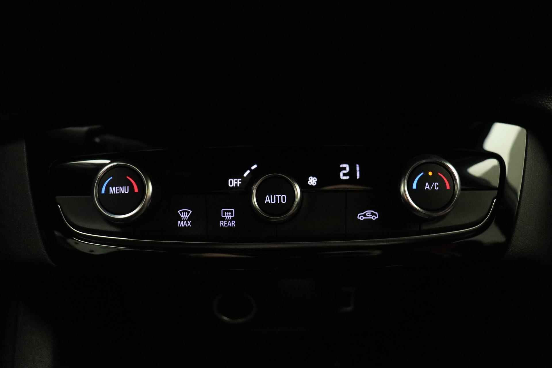 Opel Corsa 1.2 GS Line 100pk | Demo | Airco | Navigatie via Apple Carplay | Camera | Parkeersensoren | Getinte Achterramen - 18/31
