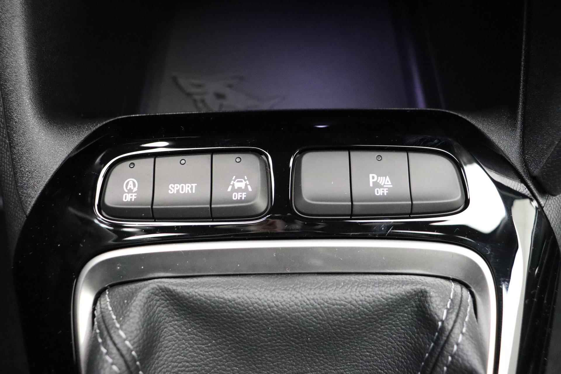 Opel Corsa 1.2 GS Line 100pk | Demo | Airco | Navigatie via Apple Carplay | Camera | Parkeersensoren | Getinte Achterramen - 19/31