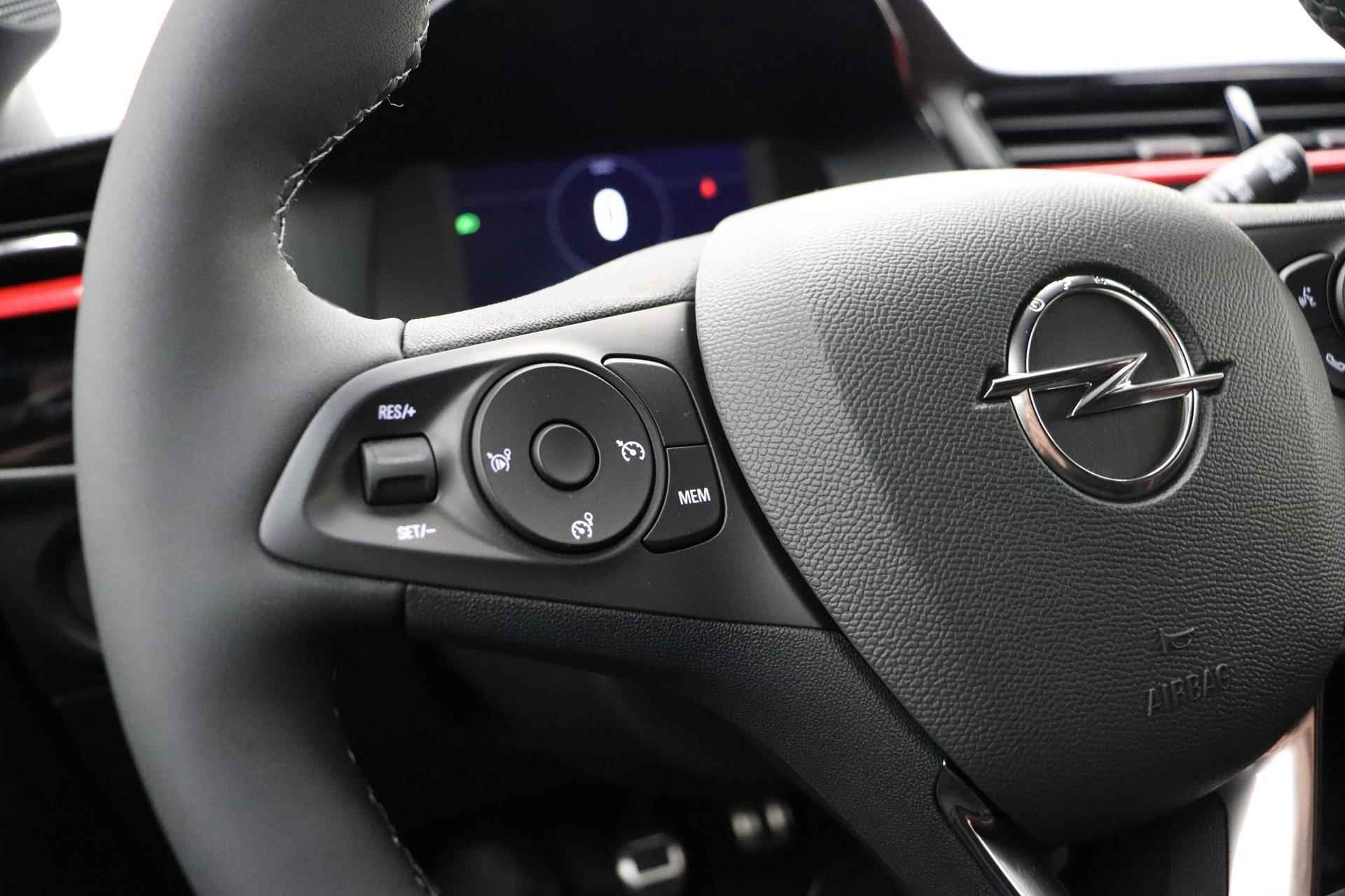 Opel Corsa 1.2 GS Line 100pk | Demo | Airco | Navigatie via Apple Carplay | Camera | Parkeersensoren | Getinte Achterramen - 25/31