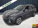 Kia e-Niro ExecutiveLine 64 kWh (204 PK) 1e-Eig. Keurig-Onderh. BOVAG-Garantie. NL-Auto. Leer, Navigatie/Apple-Carplay/Android-Auto, Adaptive-Cruisecontrol, Parkeersensoren-V+A, Keyless-Entry/Start, Stoelverwarming-V+A, DAB, Gevent. Premium-Audio, Licht-Zicht-Pakket, Lm-Velgen-17Inch, Privacy-Glas