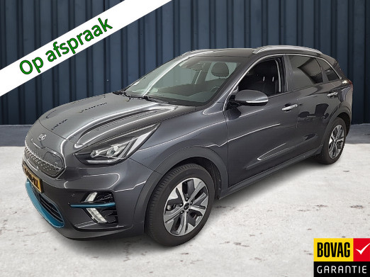 Kia e-Niro ExecutiveLine 64 kWh (204 PK) 1e-Eig. Keurig-Onderh. BOVAG-Garantie. NL-Auto. Leer, Navigatie/Apple-Carplay/Android-Auto, Adaptive-Cruisecontrol, Parkeersensoren-V+A, Keyless-Entry/Start, Stoelverwarming-V+A, DAB, Gevent. Premium-Audio, Licht-Zicht-Pakket, Lm-Velgen-17Inch, Privacy-Glas