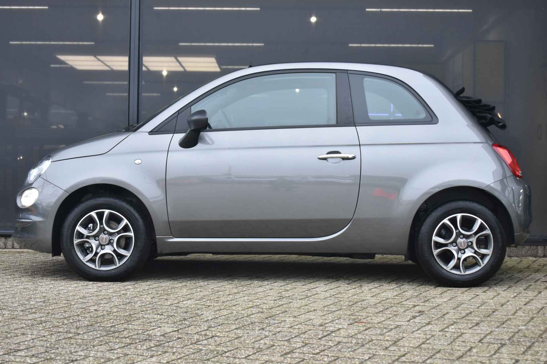 Fiat 500C 1.0 Hybrid | Navigatie by App | Nieuwstaat! | Airco | Apple Carplay | Android Auto | Bluetooth-Telefoonverbinding | !! - 4/39