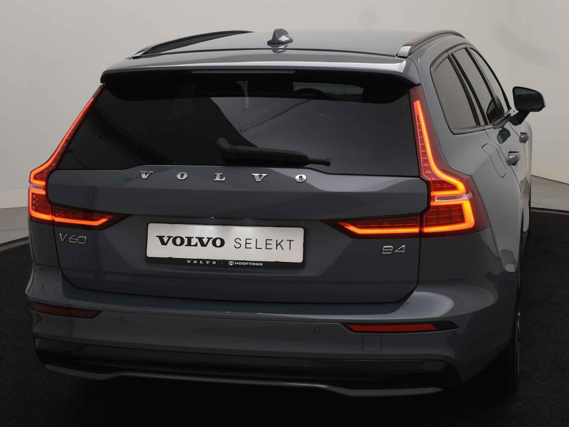 Volvo V60 B4 AUT(7) PLUS DARK TREKHAAK ACC GOOGLE MAPS 18INCH CAMERA - 5/41