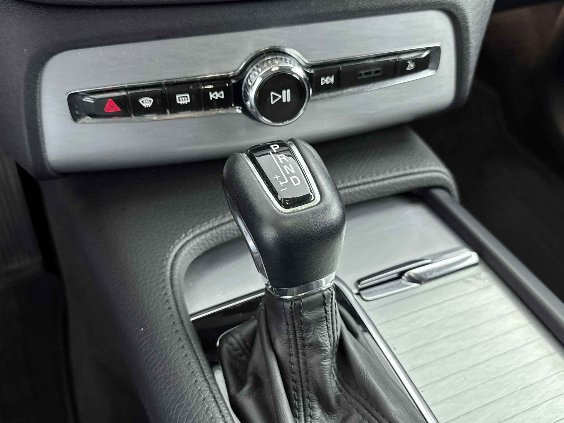 Volvo XC90 D5 AWD GTR |Luchtvering 7p | Leder | Panorama dak | Navigatie | Led | Camera | - 13/28