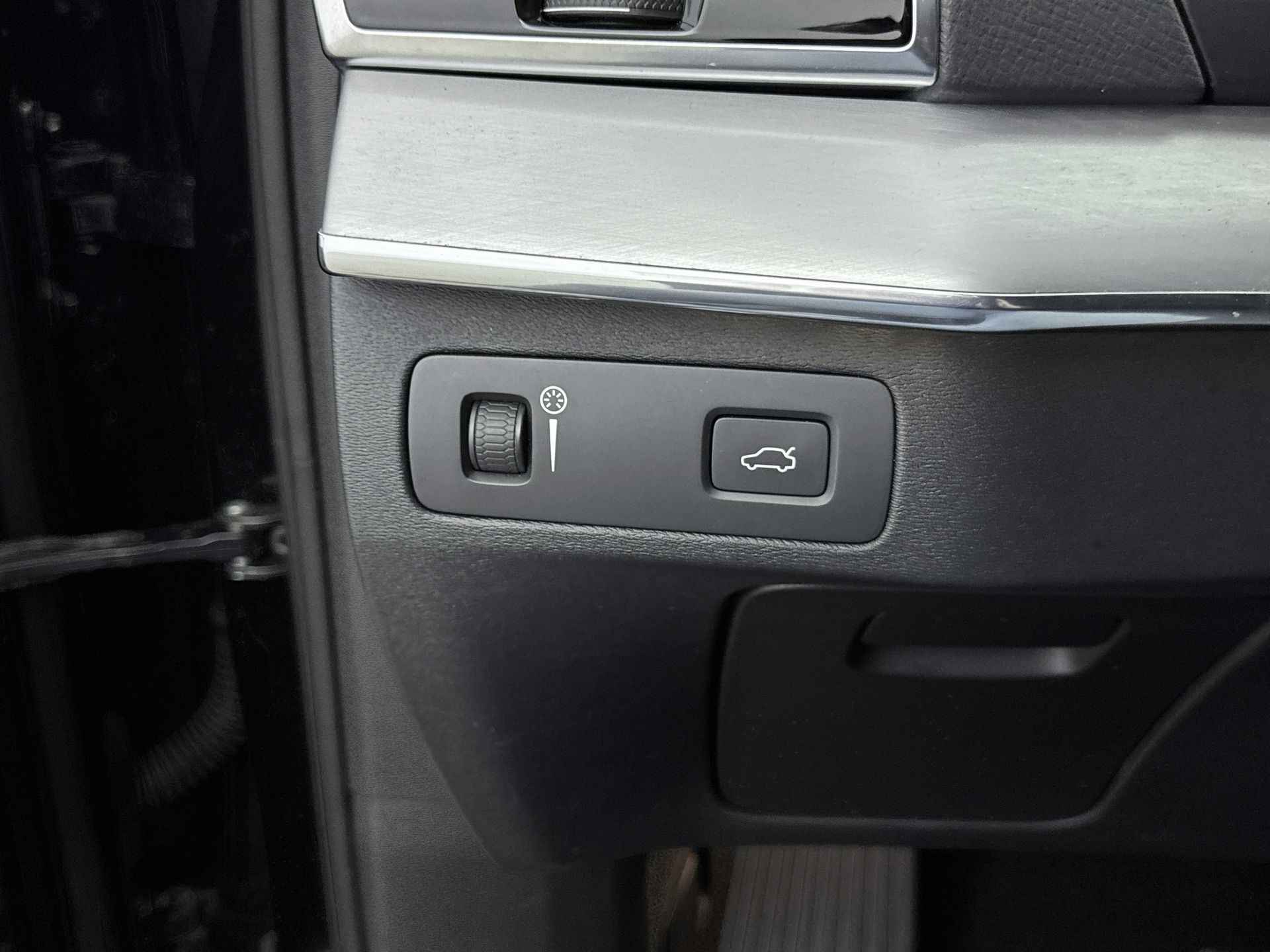 Volvo XC90 D5 AWD GTR |Luchtvering 7p | Leder | Panorama dak | Navigatie | Led | Camera | - 24/28