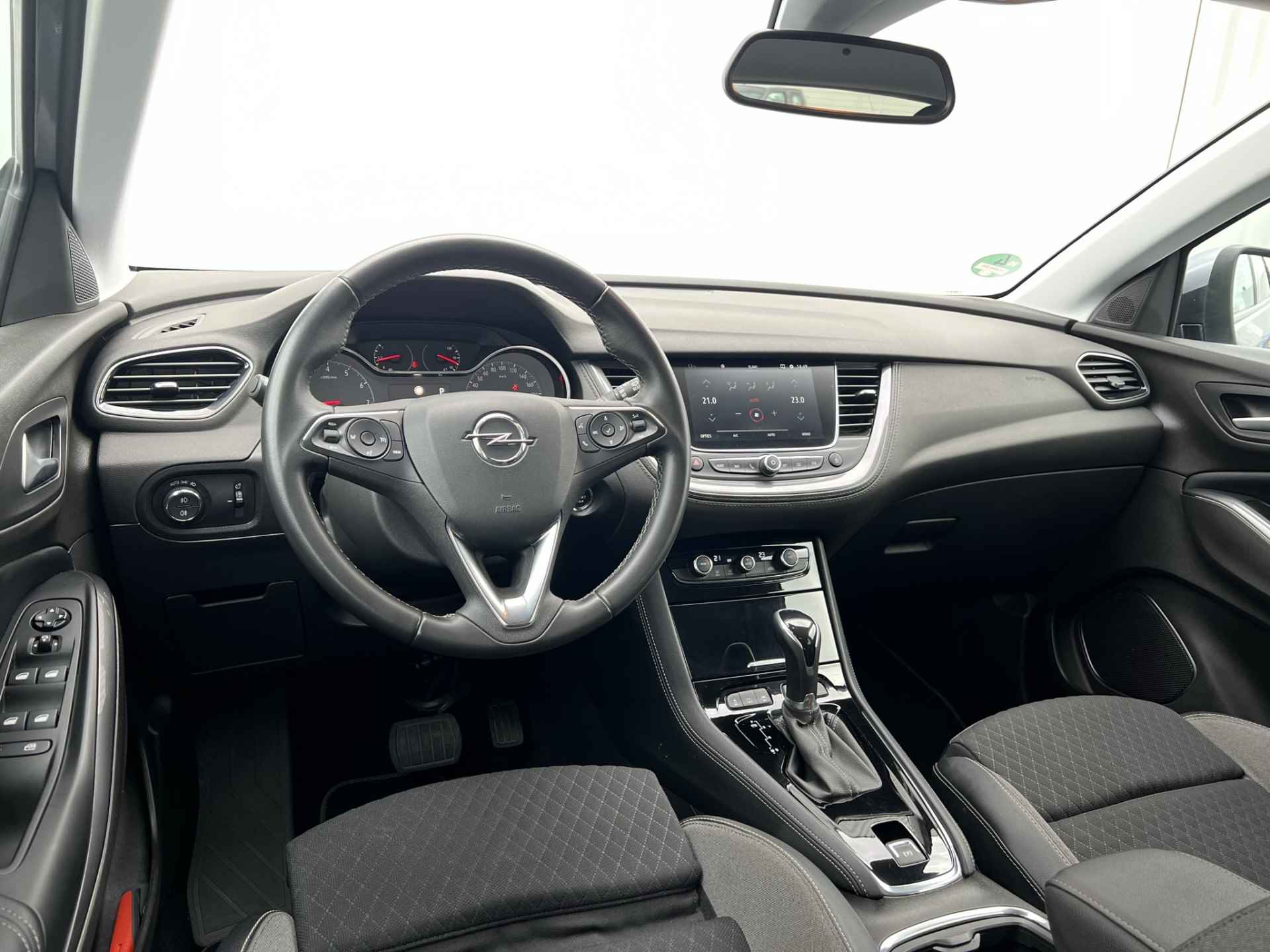 Opel Grandland X 1.2 Turbo 130 PK Business Executive | Apple Carplay/Android Auto | Led matrix koplampen | Dodehoek detector | Navi | Parkeersens - 3/33