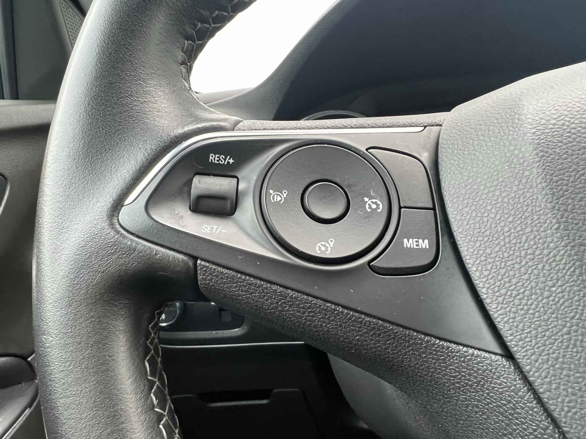 Opel Grandland X 1.2 Turbo 130 PK Business Executive | Apple Carplay/Android Auto | Led matrix koplampen | Dodehoek detector | Navi | Parkeersens - 19/33