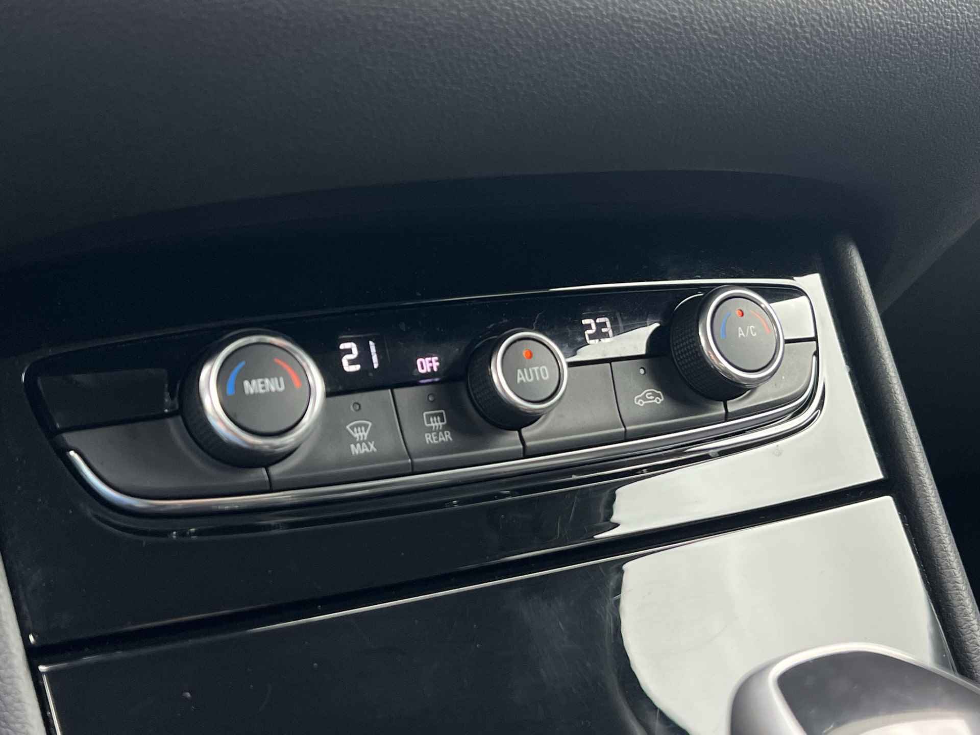 Opel Grandland X 1.2 Turbo 130 PK Business Executive | Apple Carplay/Android Auto | Led matrix koplampen | Dodehoek detector | Navi | Parkeersens - 28/33