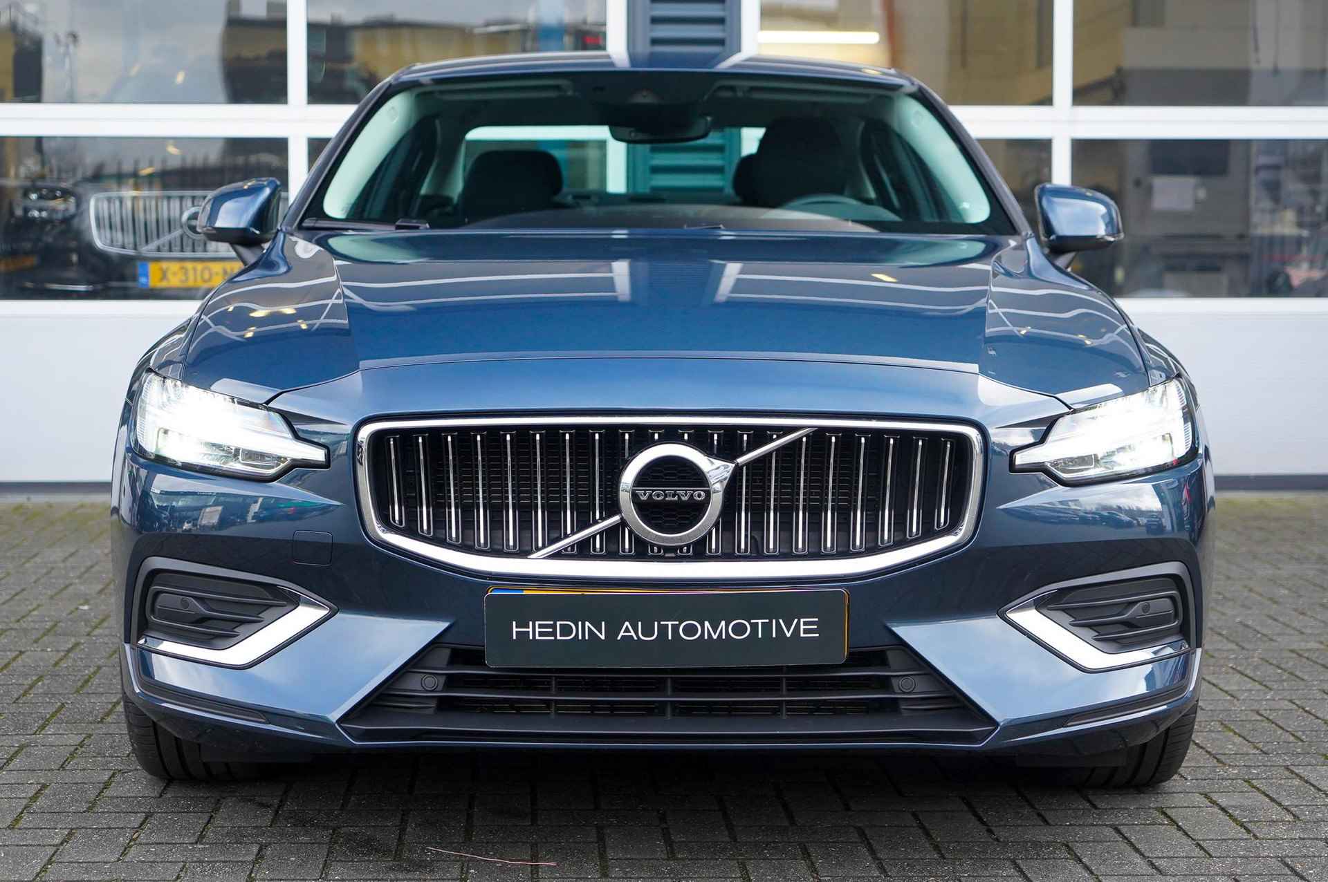 Volvo S60 2.0 B3 Inscription Elektrisch verstelbare bestuurdersstoel | Pilot Assist | Keyless Entry | Semi Elektrische Trekhaak - 2/30