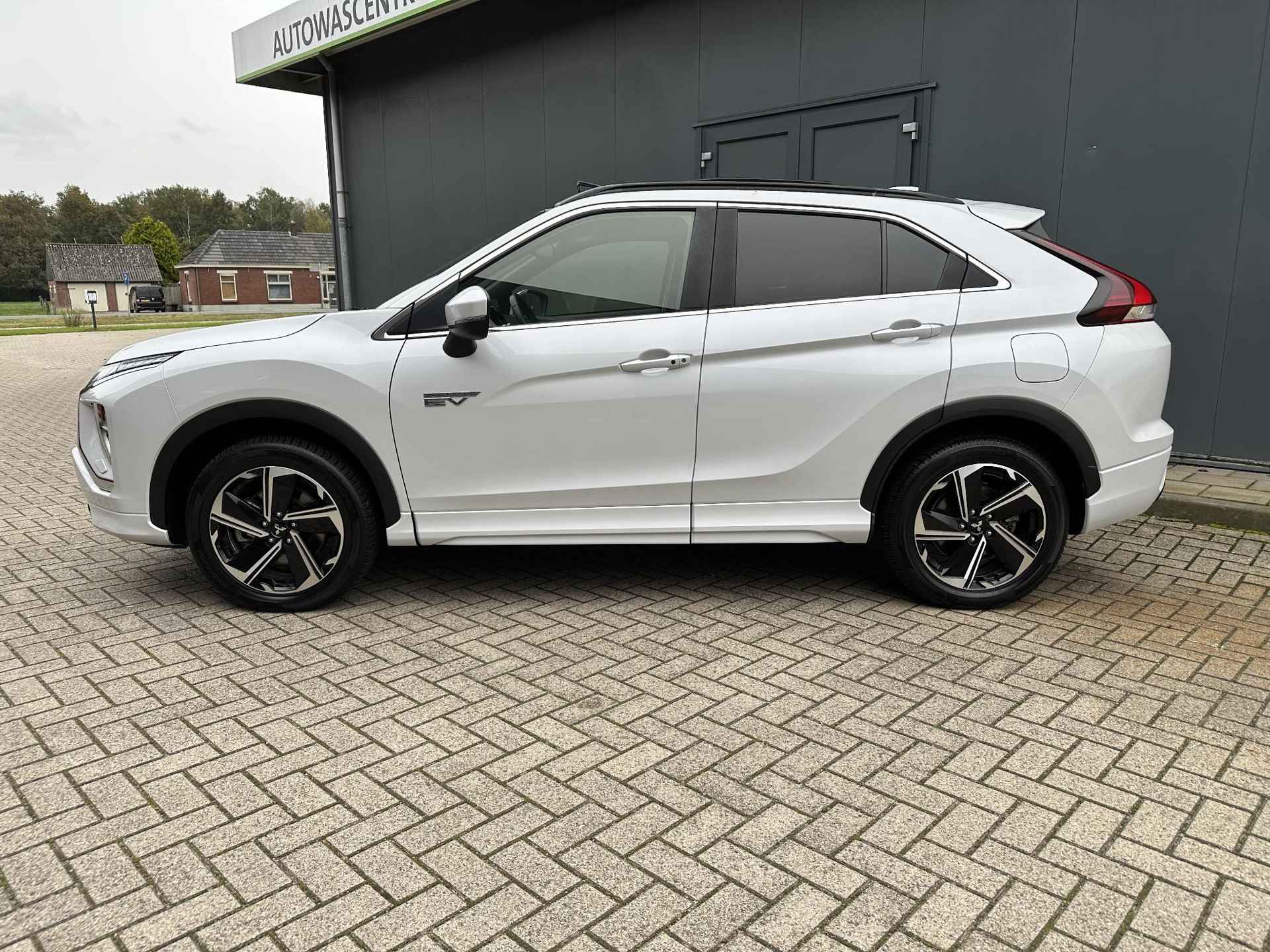 Mitsubishi Eclipse Cross 2.4 PHEV Prestige / 1500kg Trekgewicht / Schuifdak / Adaptieve Cruise Control / Lederen Bekleding / Fabrieks garantie tot 01-2027 of 100.000 km - 8/37