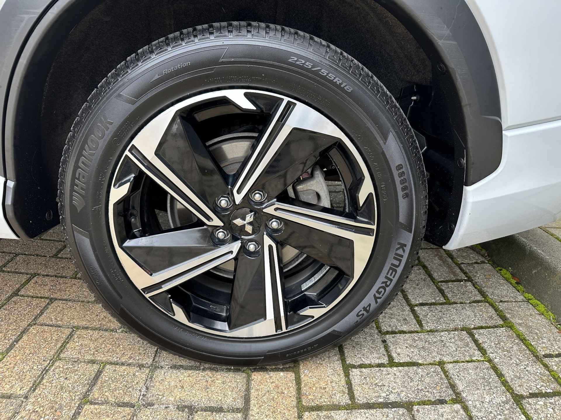 Mitsubishi Eclipse Cross 2.4 PHEV Prestige / 1500kg Trekgewicht / Schuifdak / Adaptieve Cruise Control / Lederen Bekleding / Fabrieks garantie tot 01-2027 of 100.000 km - 14/37